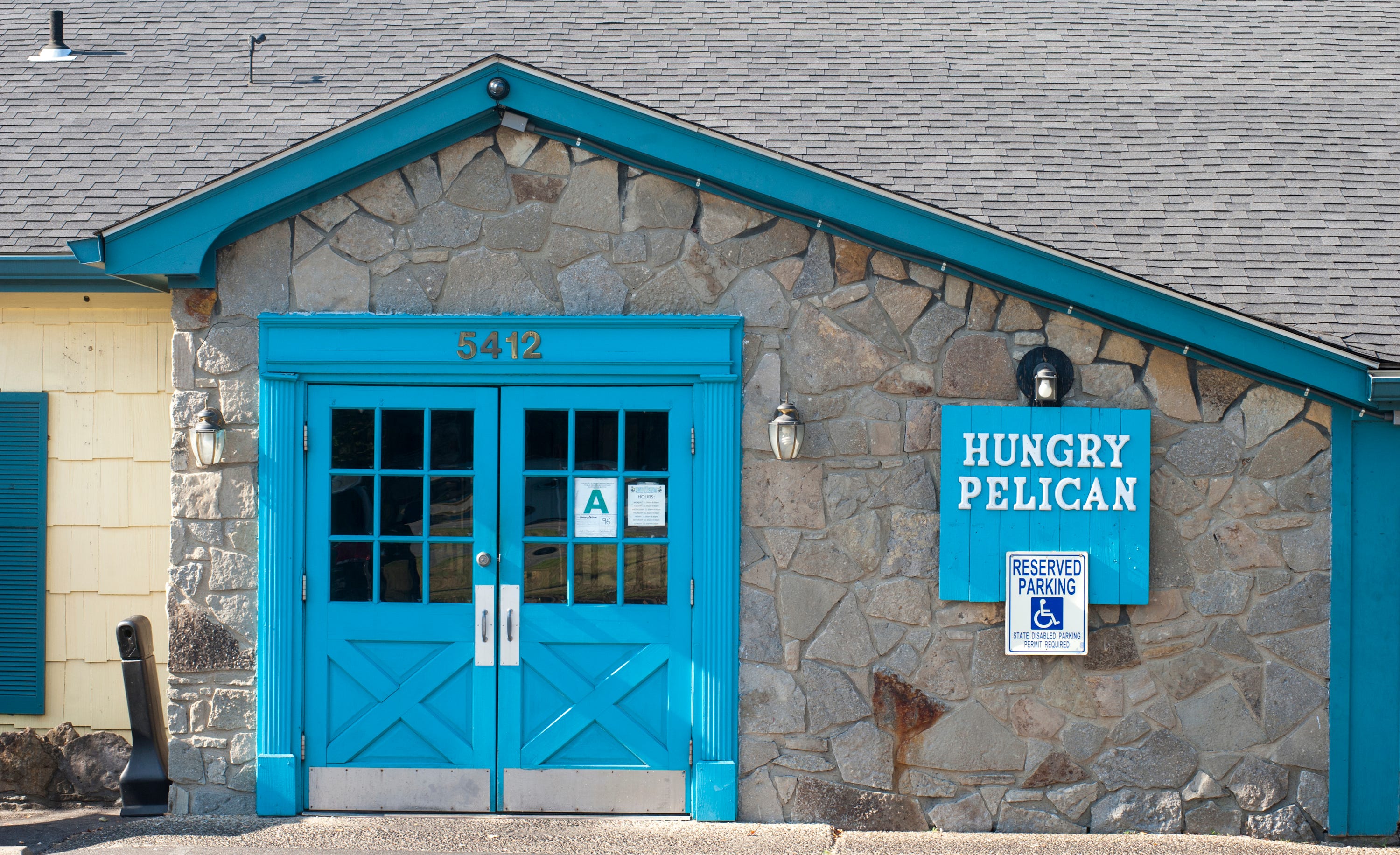 Hungry Pelican: Culinary Delights In The Heart Of Manteo, NC