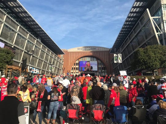 Trump rally in Dallas draws large crowd