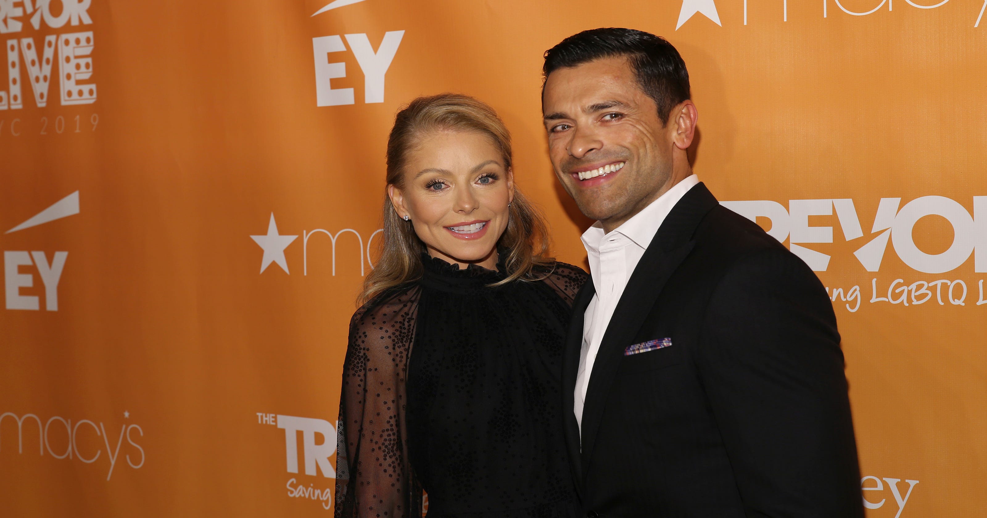 Kelly Ripa Jokes Mark Consuelos Body Pillow Missing My