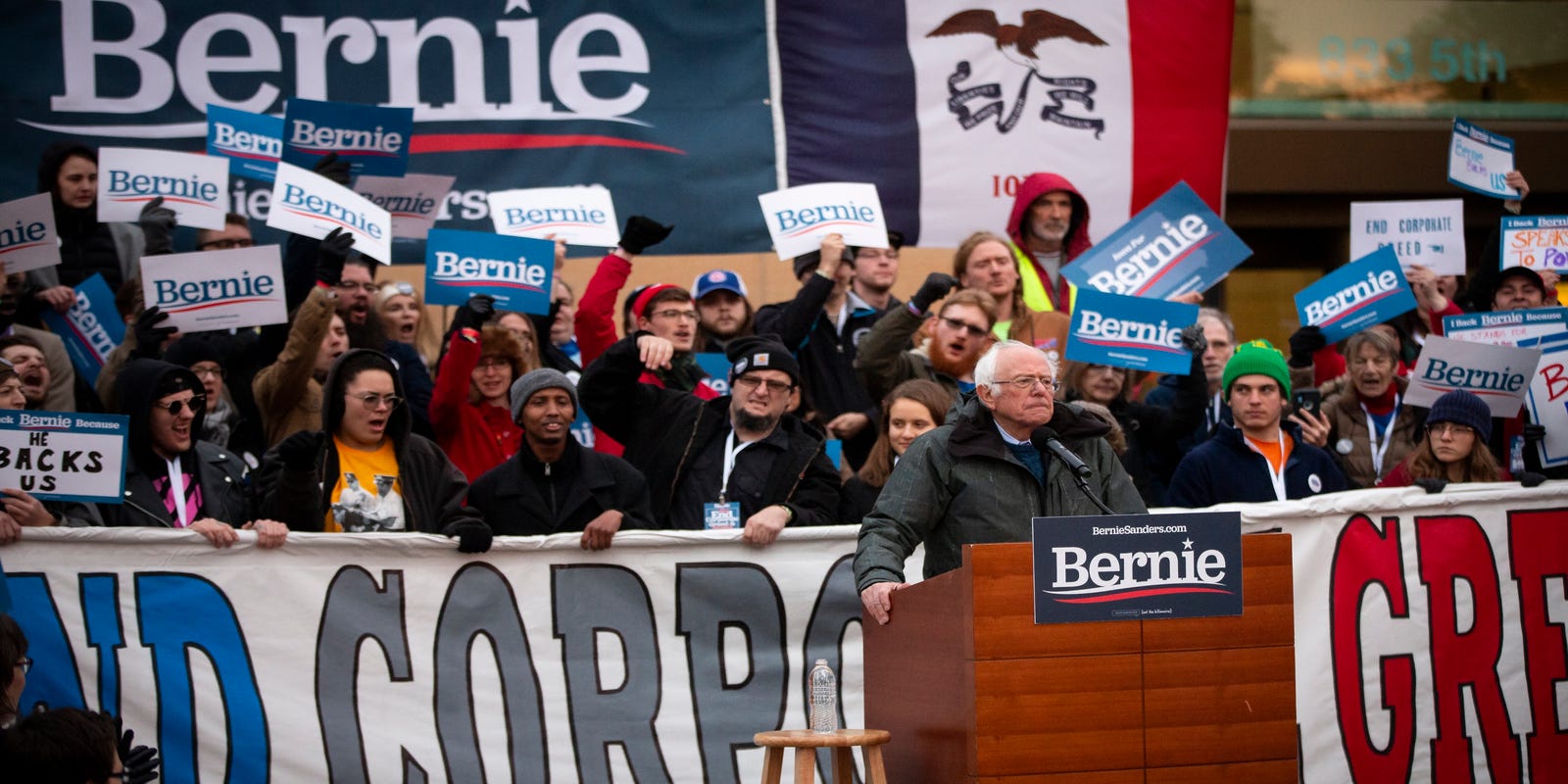 Bernie Sanders Aoc Join Forces To Push Green New Deal In Iowa 