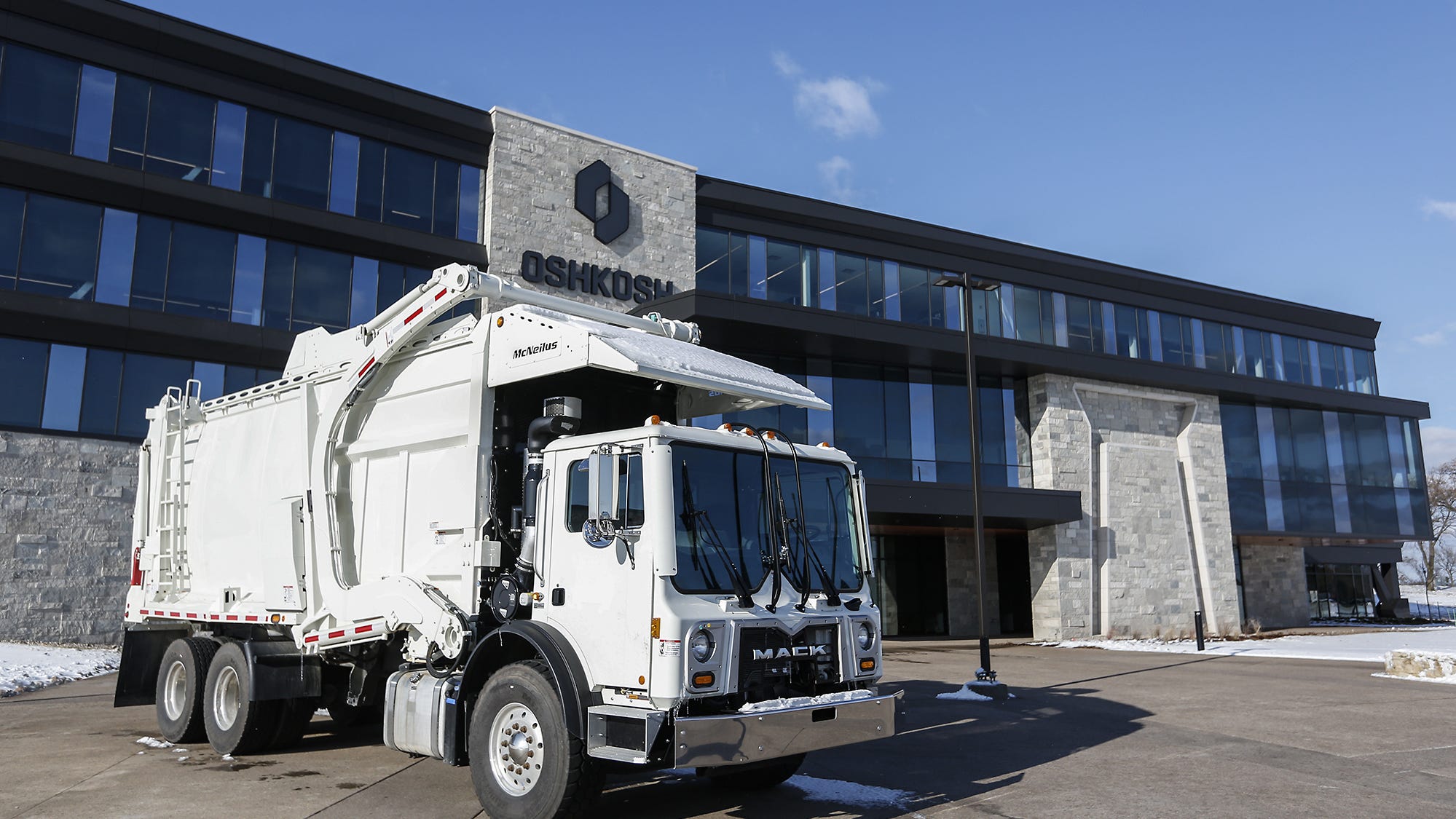 Wisconsin's Oshkosh Corp. moves into openconcept global headquarters