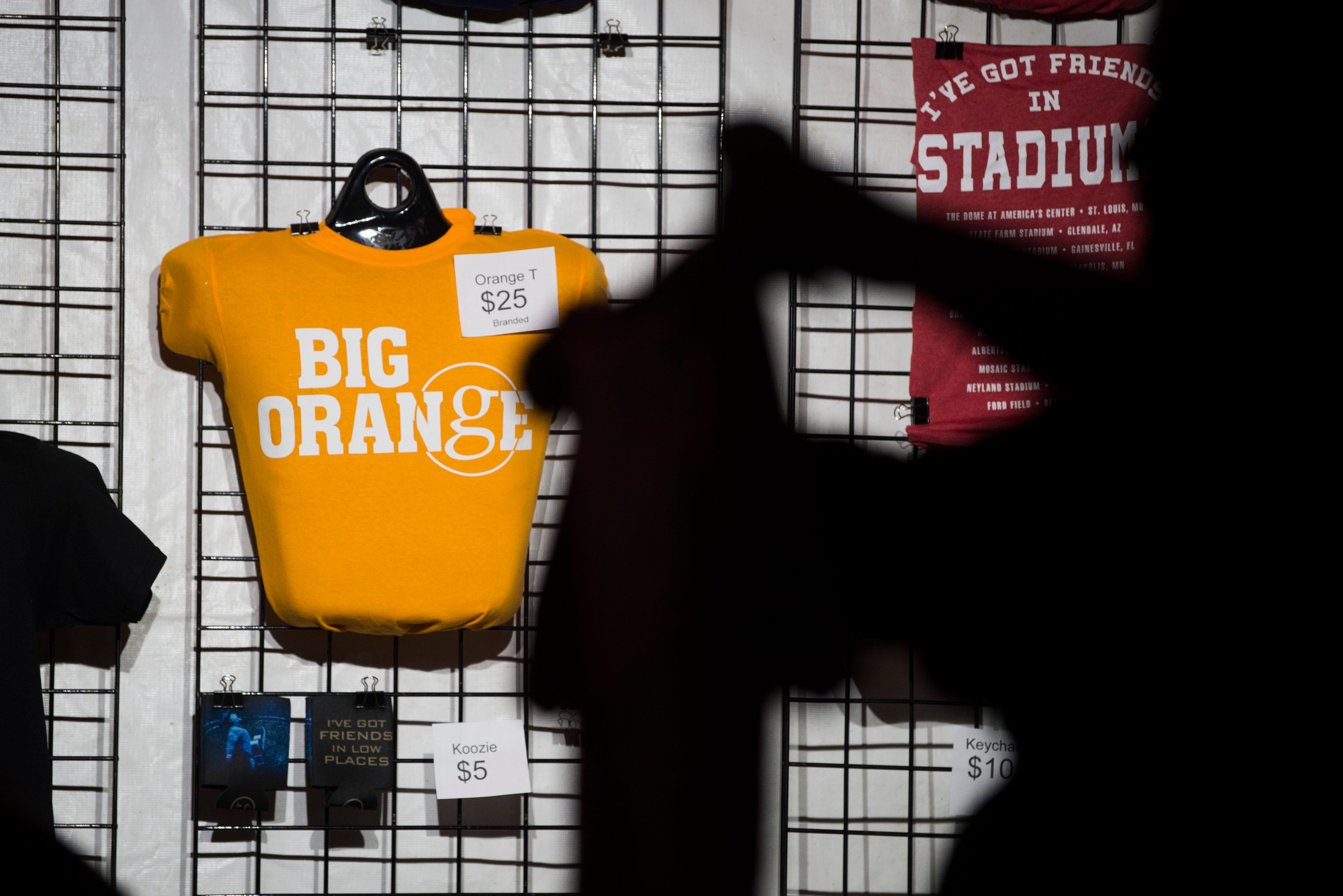 garth brooks stadium tour merch