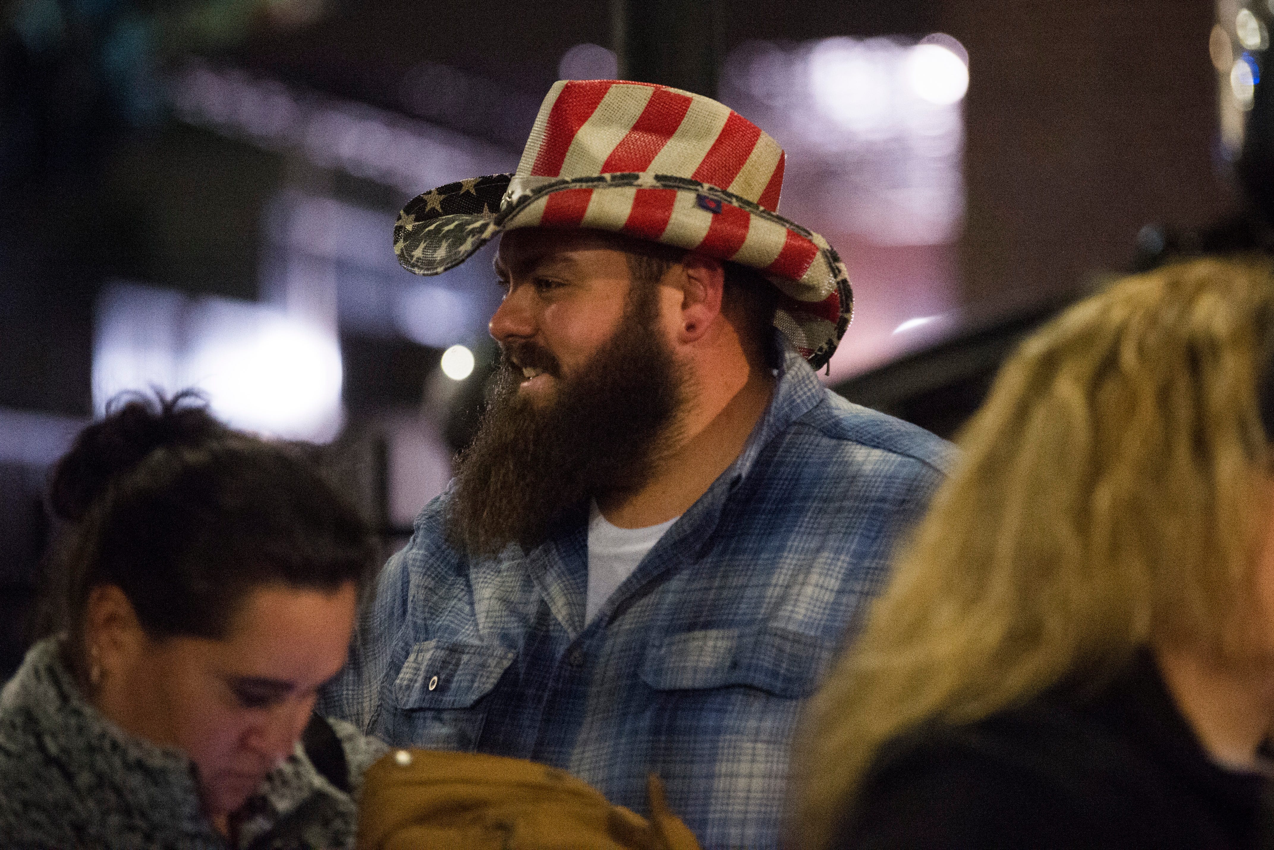 garth brooks cowboy hat