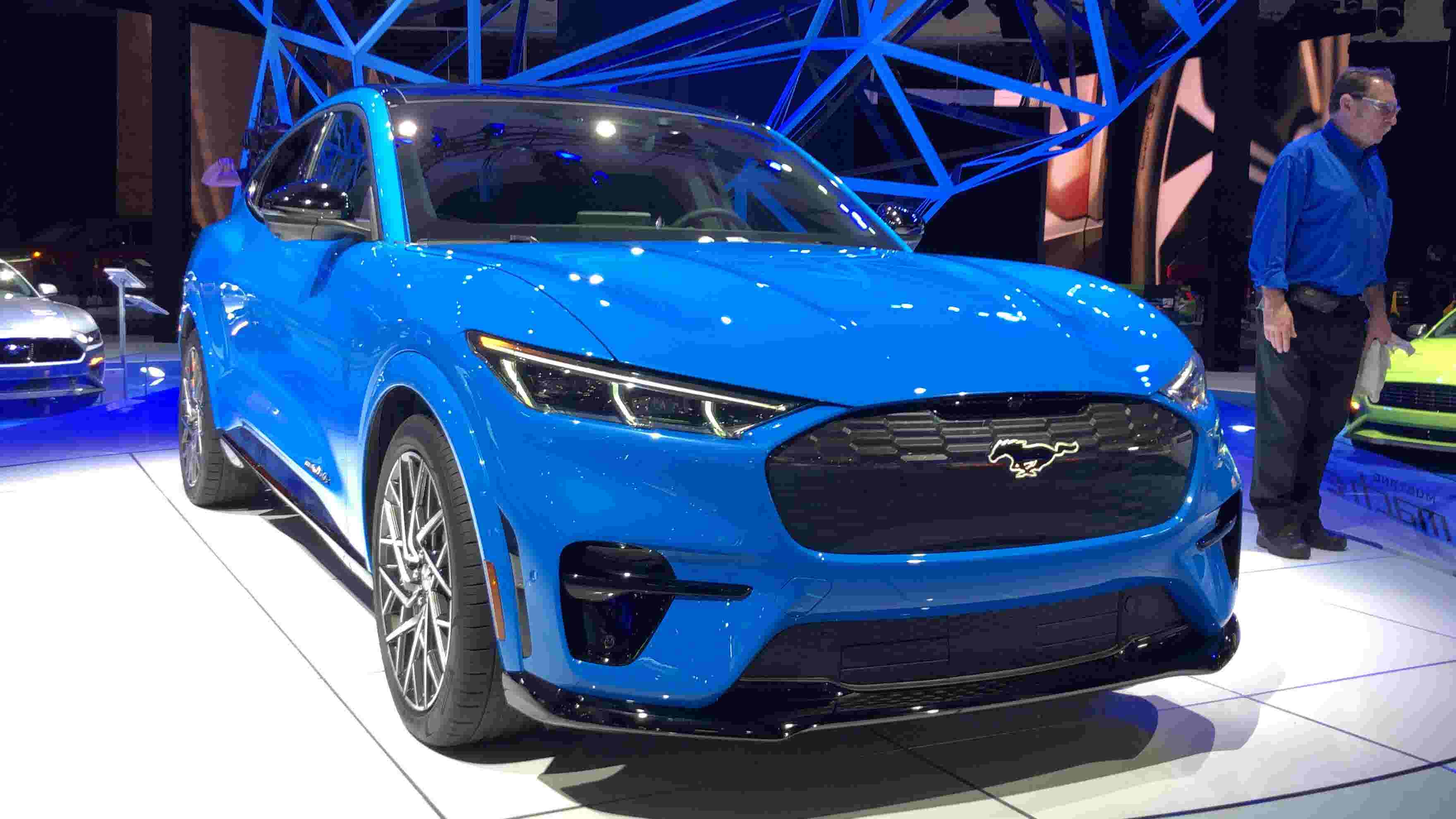 SUVs and electric power star at the Los Angeles auto show - Flipboard