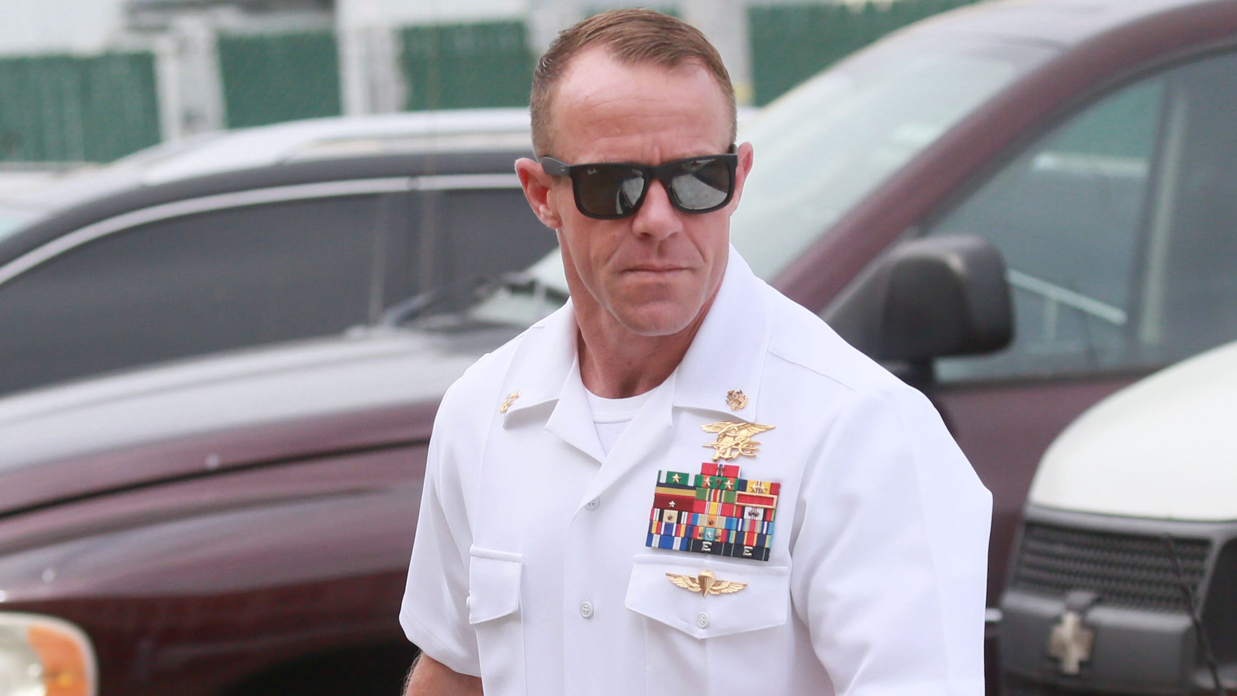 navy seal gallagher war crimes