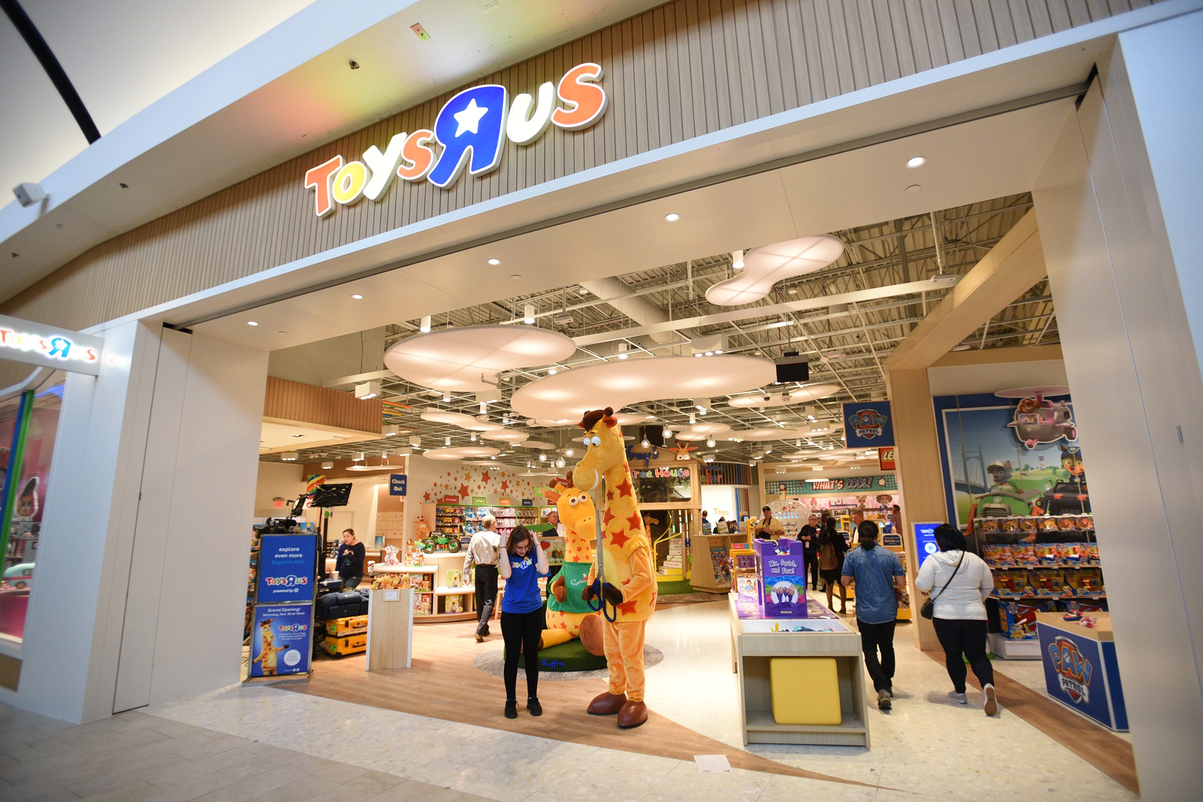 Toys 'R' Us opens country's first 'new' store in Paramus NJ