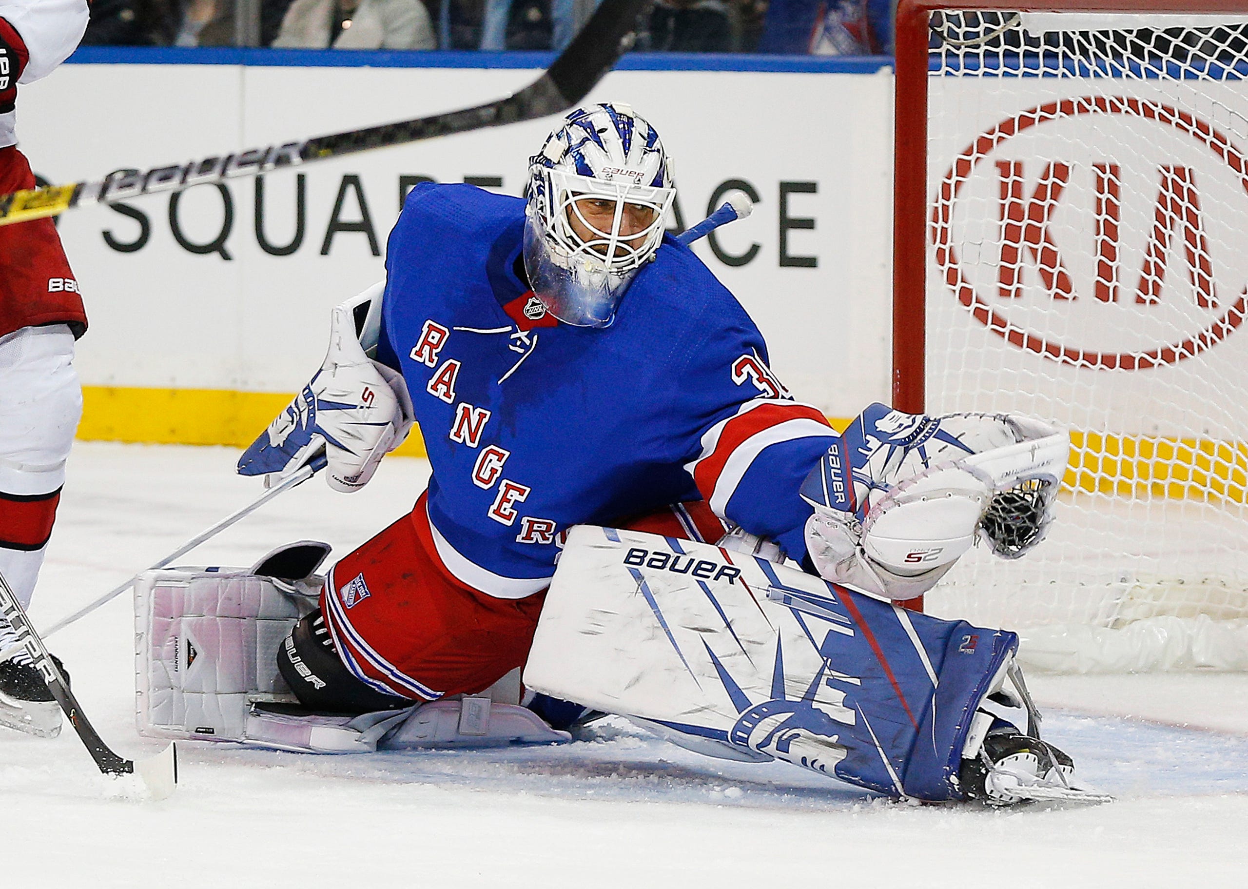 Ny Rangers Hold On To Beat Carolina Hurricanes