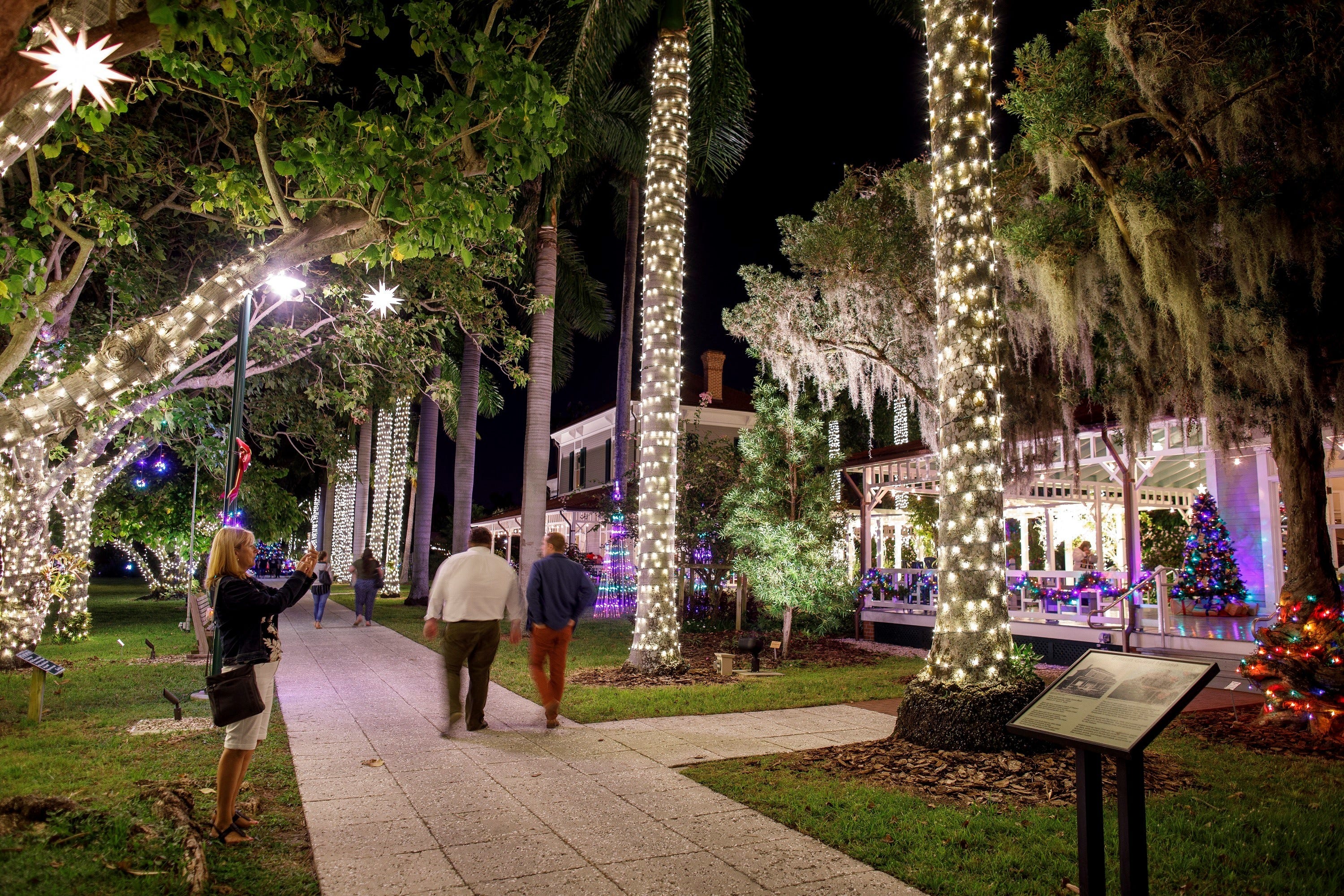 Christmas Lights Fort Myers Florida 2022 Top Holiday Events In Fort Myers, Cape Coral, Bonita Springs, Punta Gorda