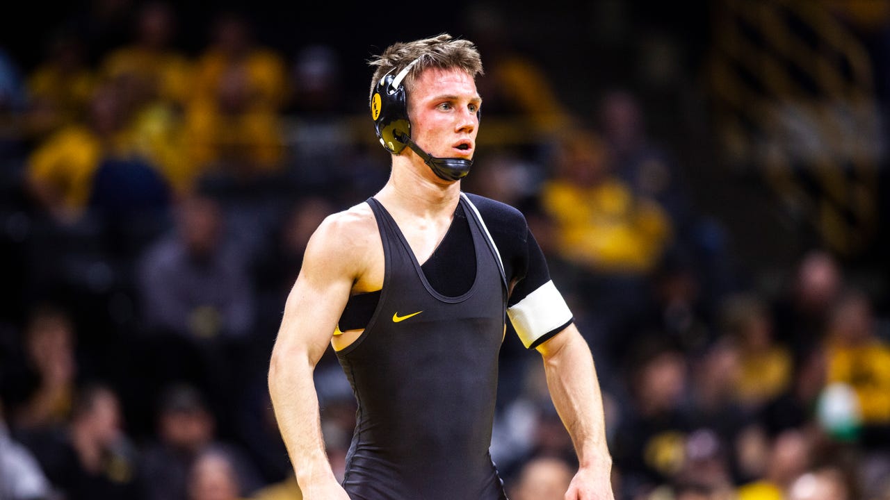 Max Is Back For The Hawkeyes: Murin Looks To Add A Punch At 141 For Iowa -  FloWrestling