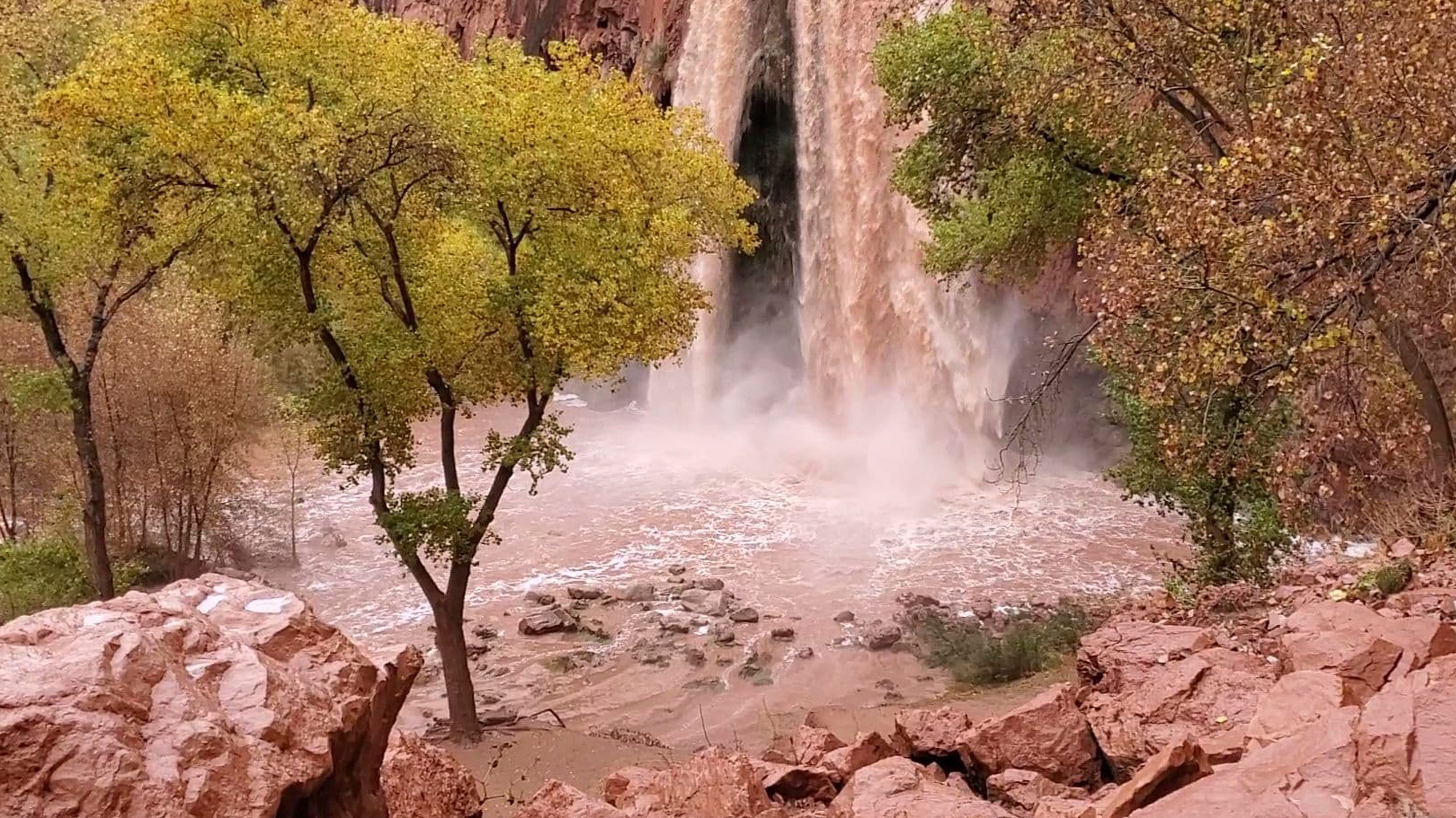 Grand Canyon Havasupai falls flood sends tourists scrambling