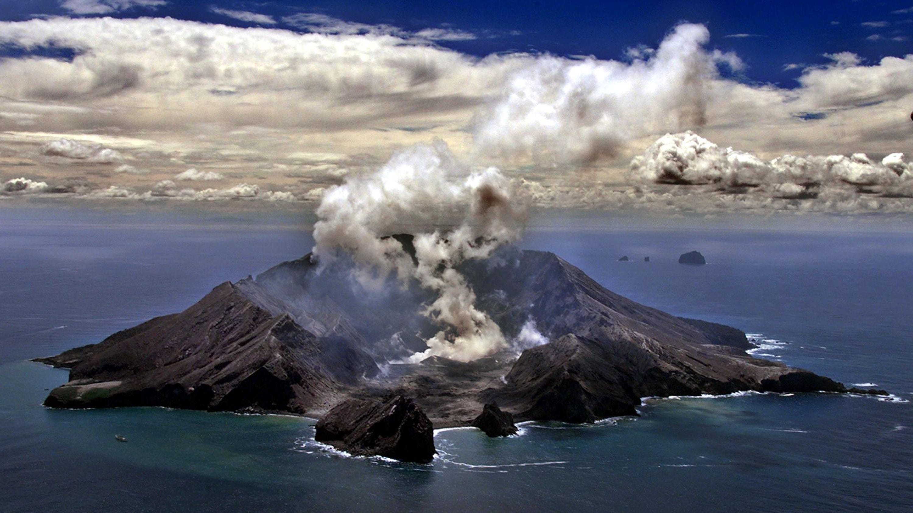 New Zealand volcano  erupts on White Island at least 5 dead