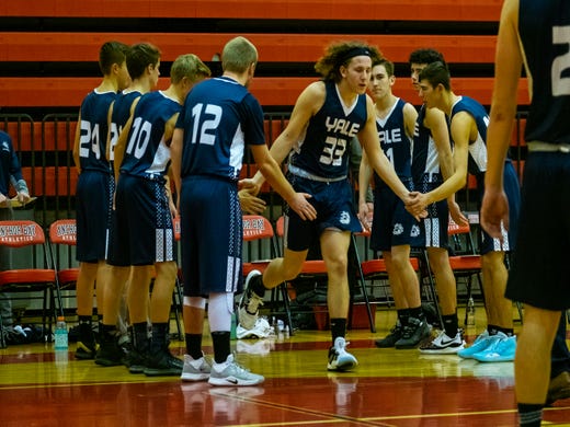 New Baltimore Anchor Bay Boys Basketball Outlasts Yale For Ot Win