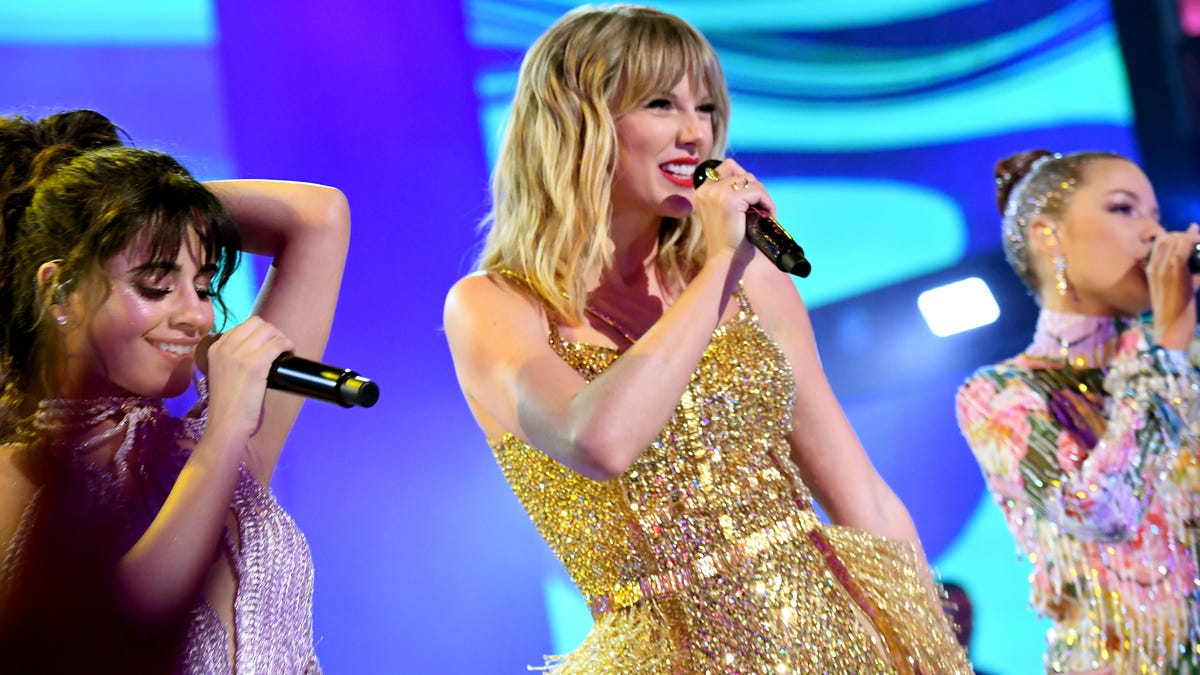 LOS ANGELES, CALIFORNIA - NOVEMBER 24: (L-R) Camila Cabello,  Taylor Swift, and Halsey perform onstage during the 2019 American Music Awards at Microsoft Theater on November 24, 2019 in Los Angeles, California. (Photo by Jeff Kravitz/AMA2019/FilmMagic for dcp) ORG XMIT: 775433310 ORIG FILE ID: 1189853064