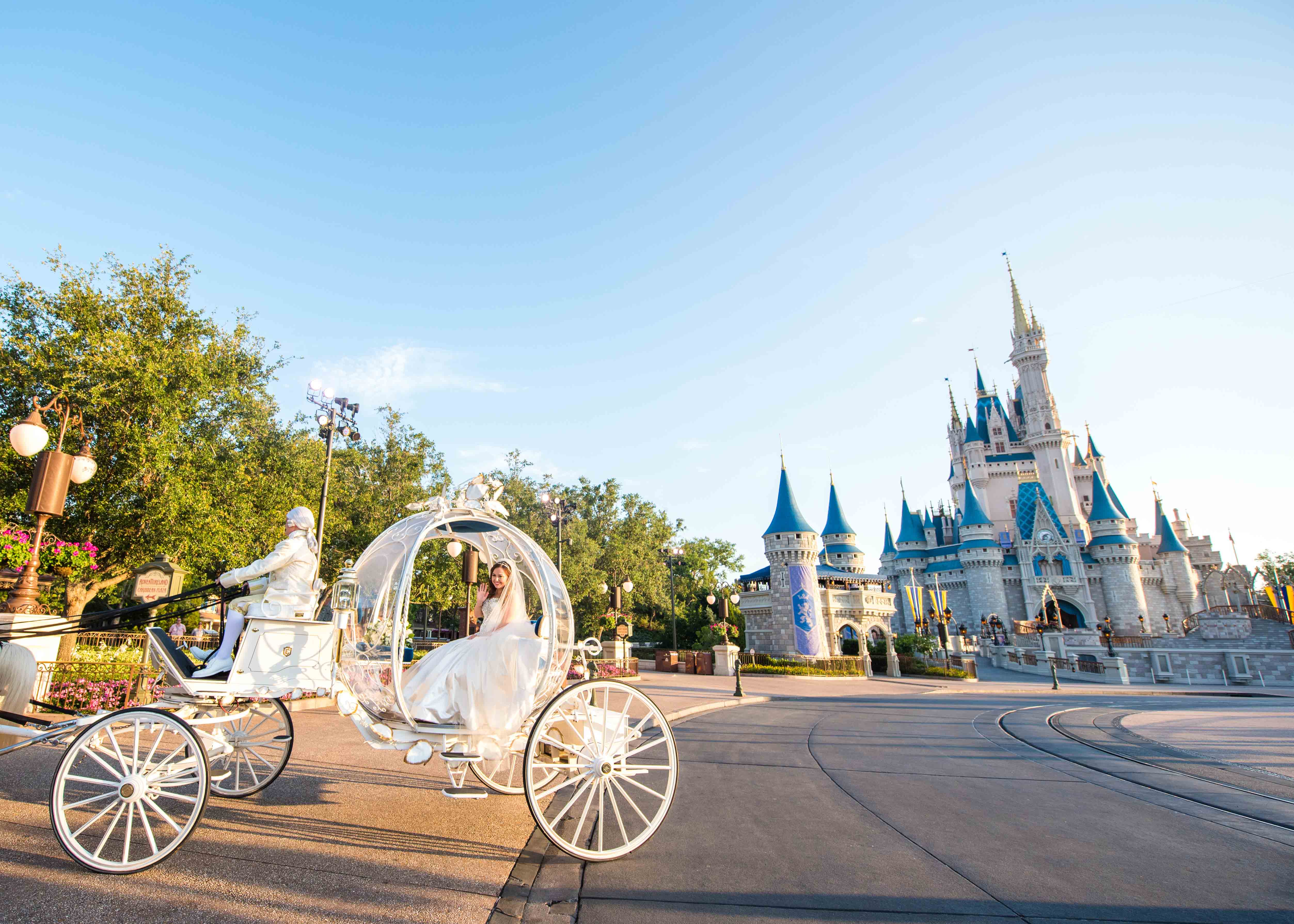 can you enter disney magic kingdom extra hours pass before 7pm