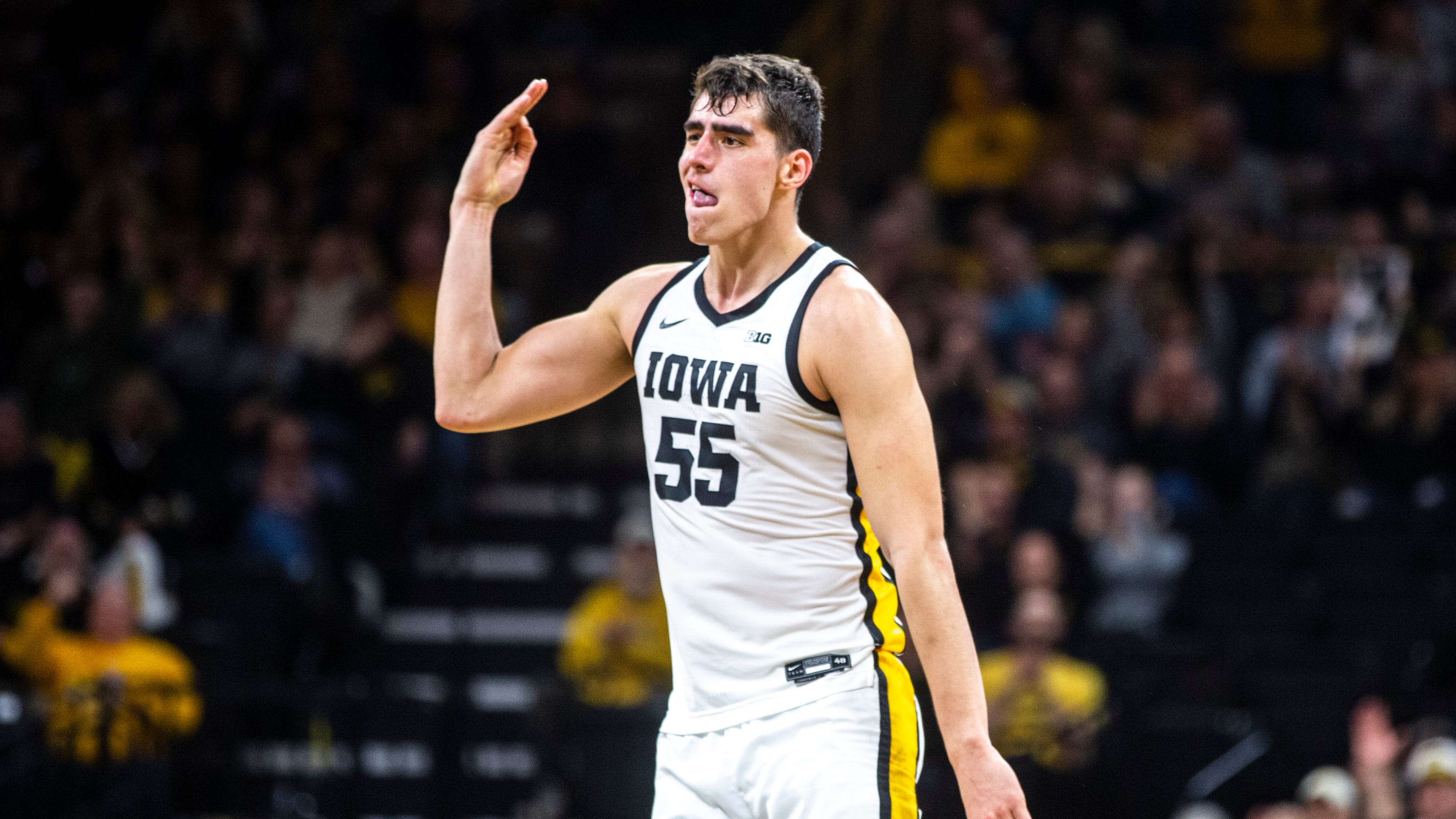 Iowa basketball: Luka Garza declares for NBA Draft, keeps door open for ...