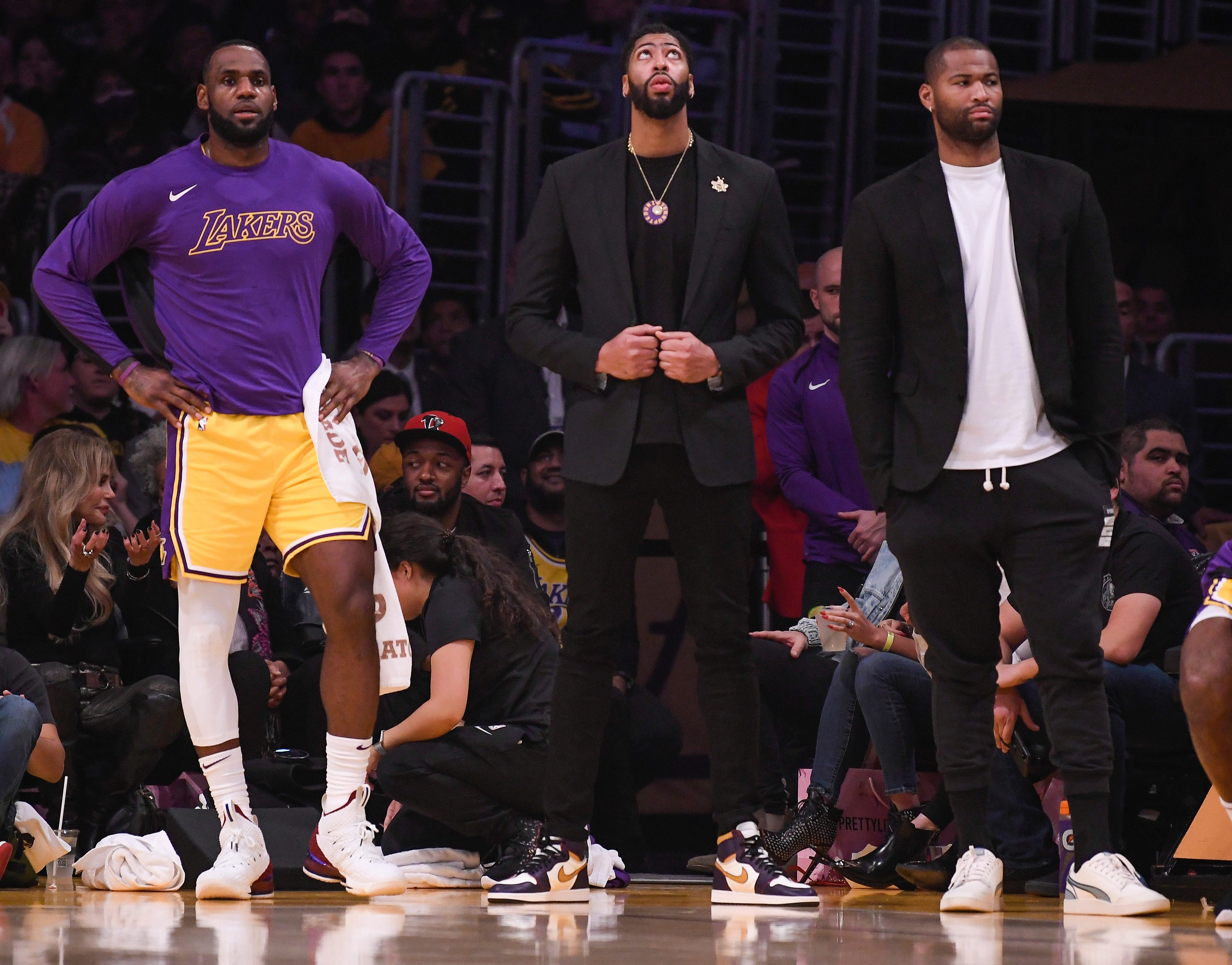 Anthony Davis Jokes Lakers Don T Need Him Amid La S 3 Game