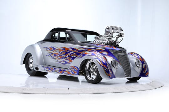 This custom hot rod is powered by a Chevrolet 540ci V8 big-block engine that runs on methanol.