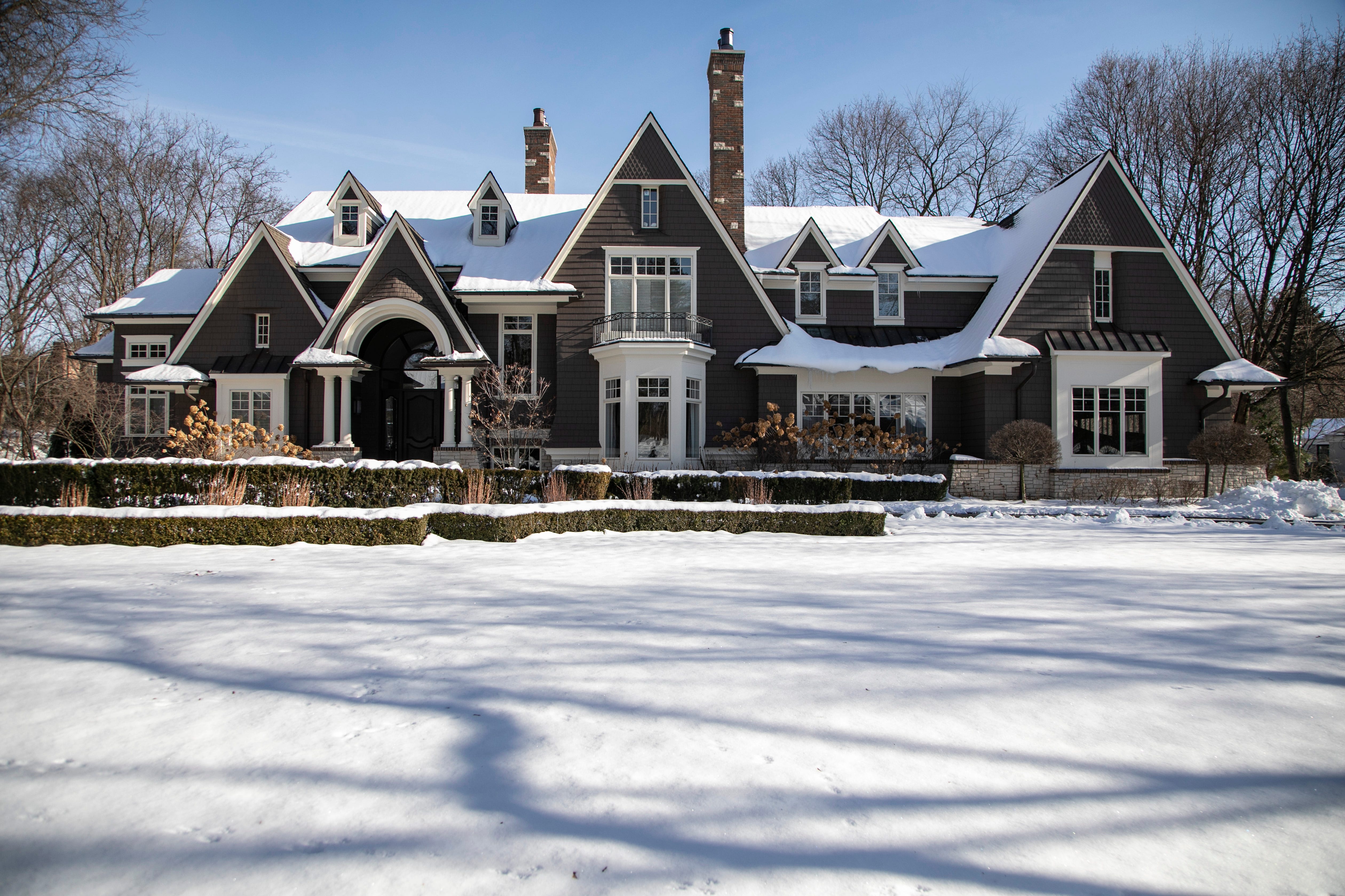 2 8M Bloomfield Township Mansion Is Dramatic Inside And Out   9c61fcab 101f 4abc 950e 01037f2c49fc Envy 012120 01 MW 