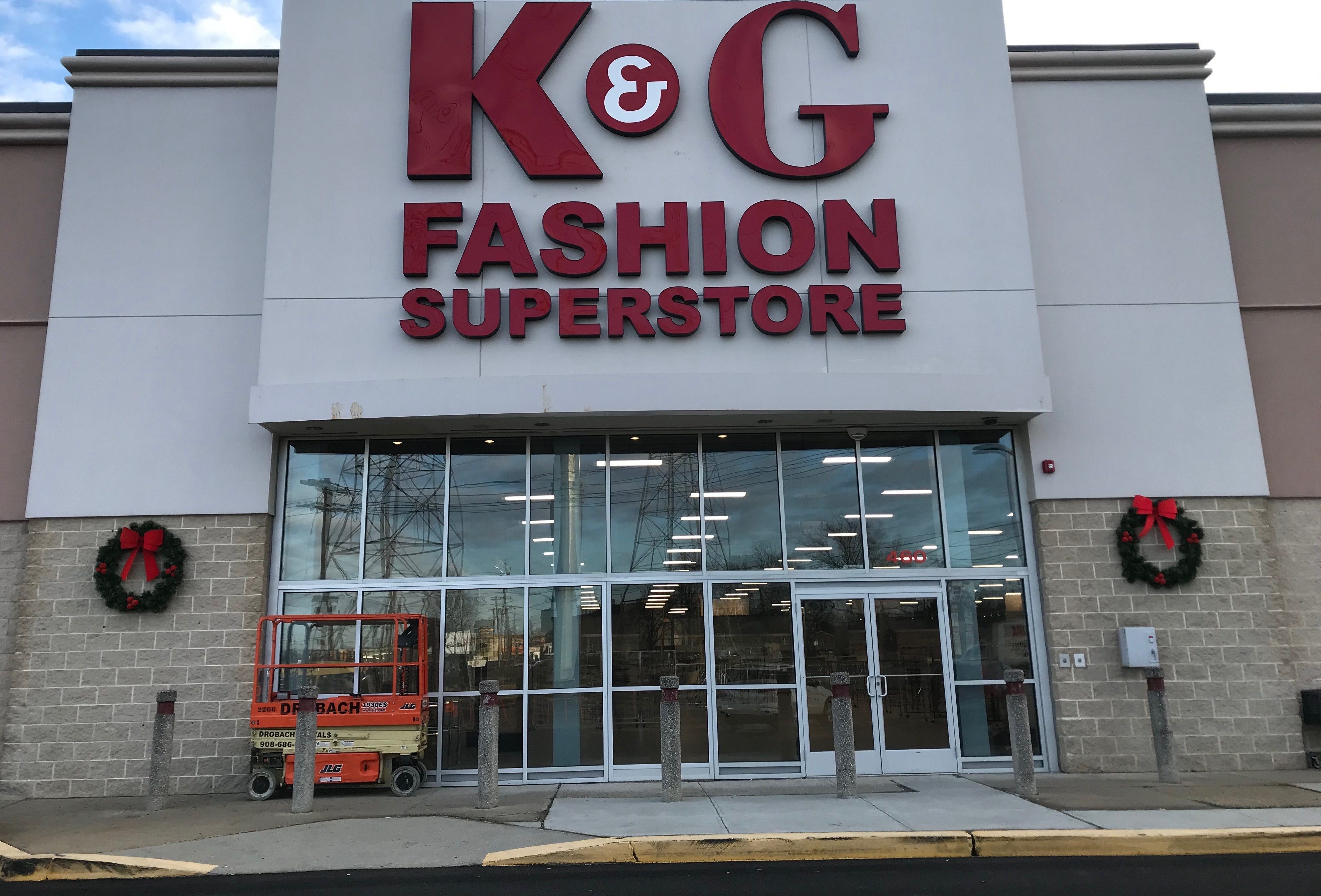 K&G Fashion Superstore opens at Woodbridge Crossing shopping center