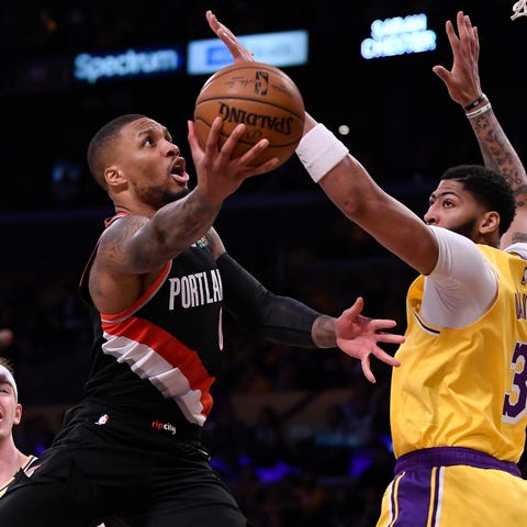 Damian Lillard scored 48 points in the Blazers' 12