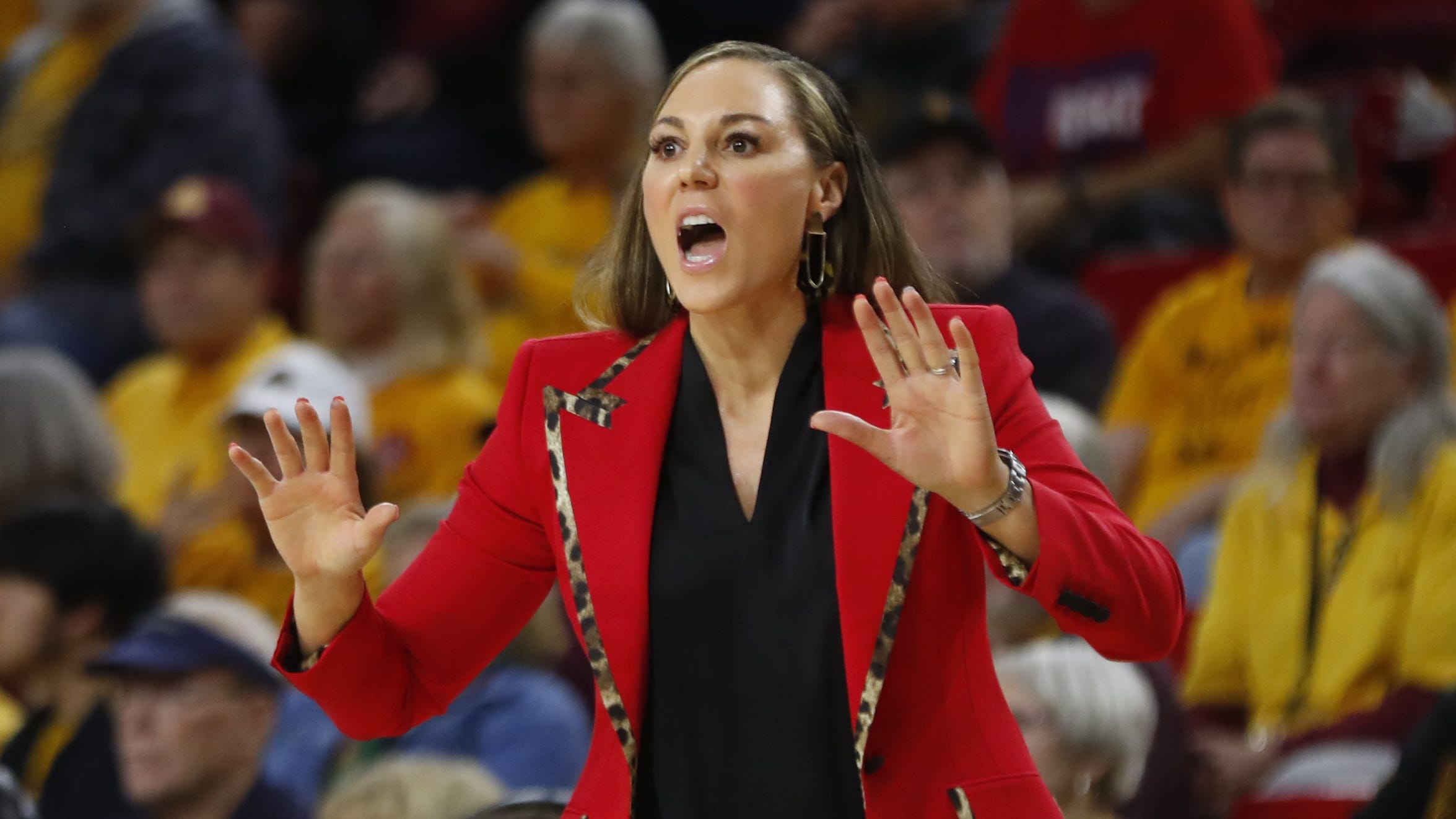 university of texas womens basketball coach resigns