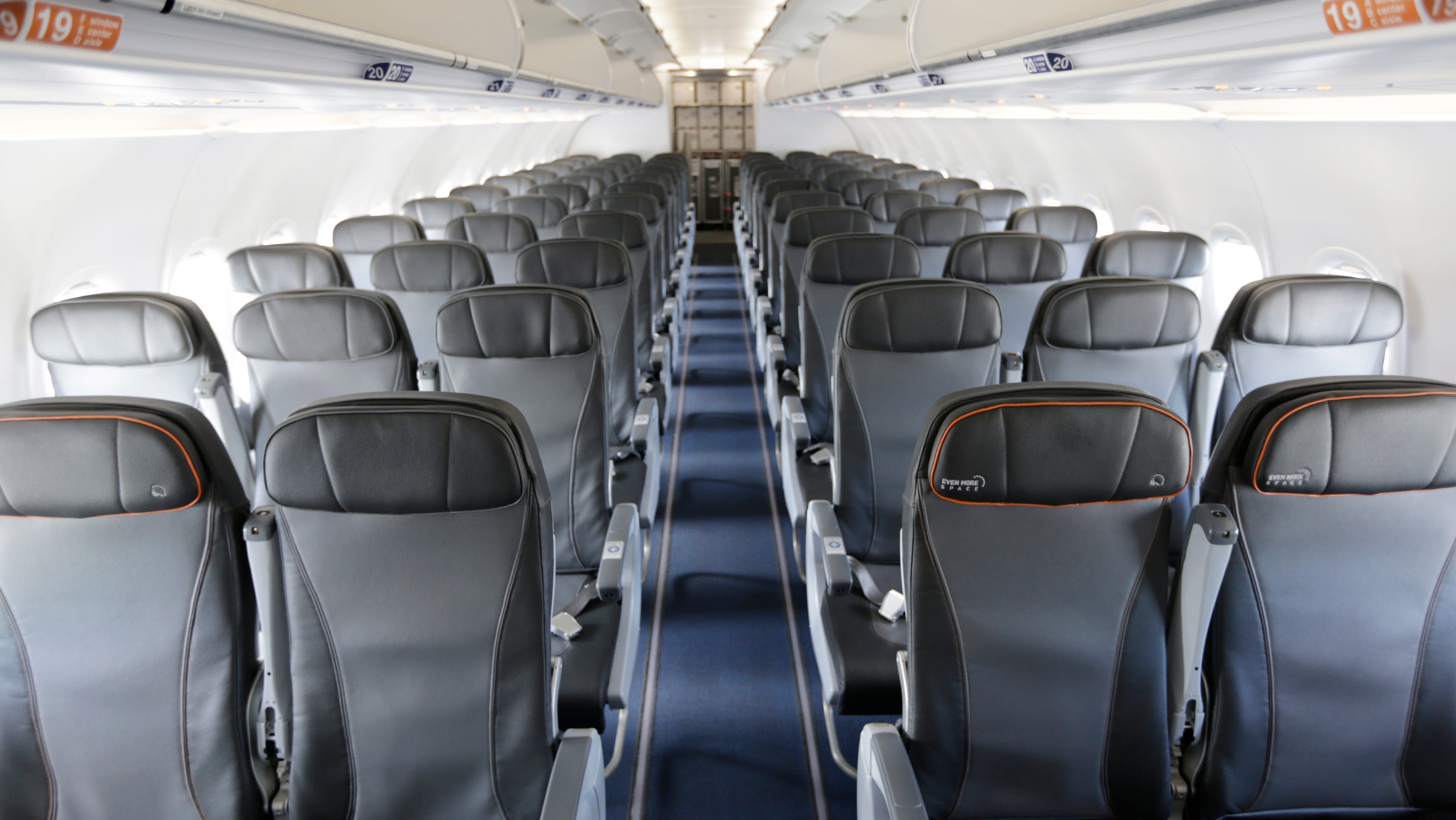 Reclining airline seat debate: It's not about 'whose fault'