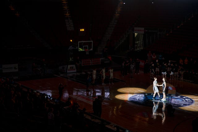 Photos High School Basketball Finals With Few Fans In Empty Arena