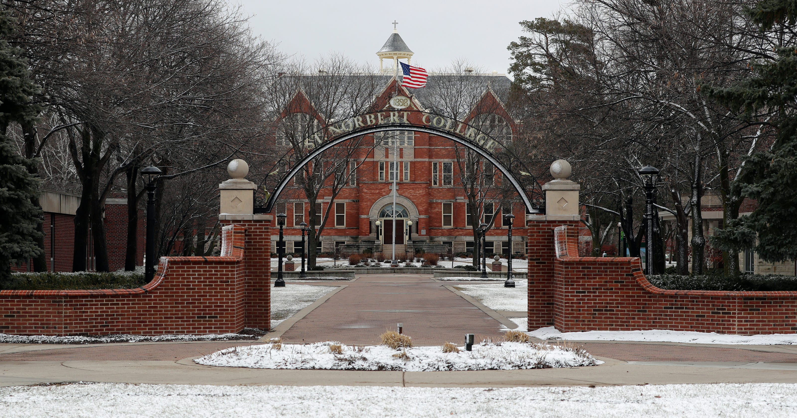 St. Norbert College students will be able to return to campus for fall