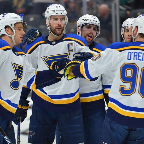 St. Louis Blues defenseman Alex Pietrangelo (27) c