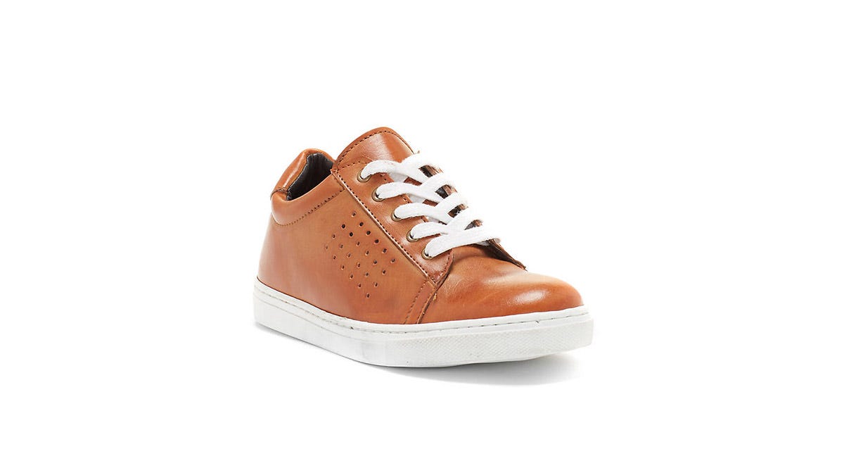 chic sneakers dsw