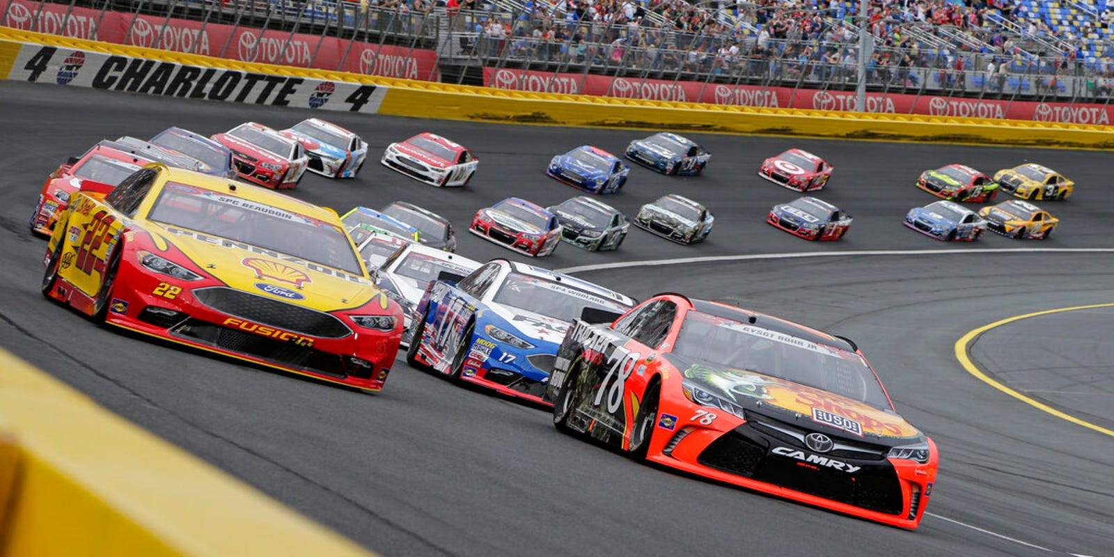 North Carolina governor OKs NASCAR race at Charlotte