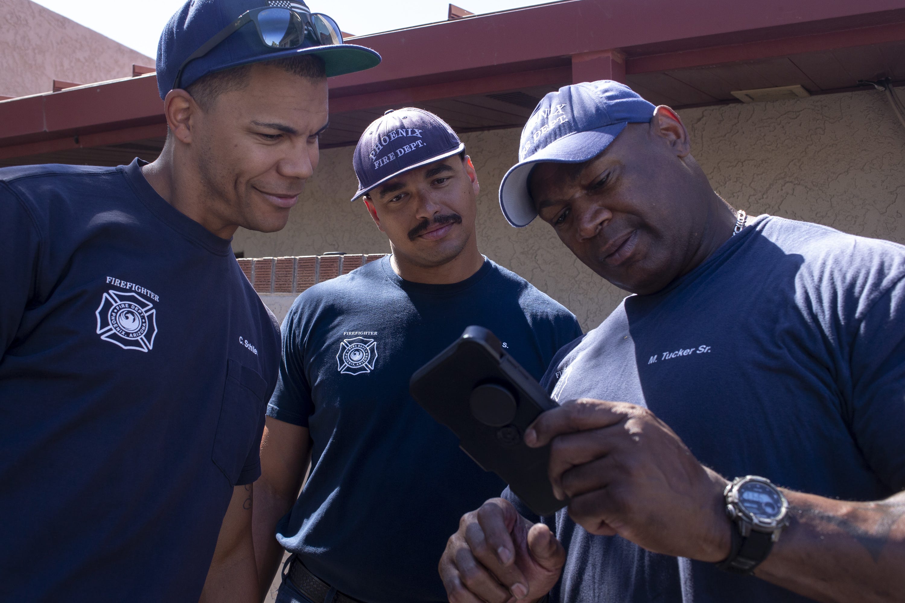 Retired Nfl Players Rise To The Rescue In Phoenix Fire Department