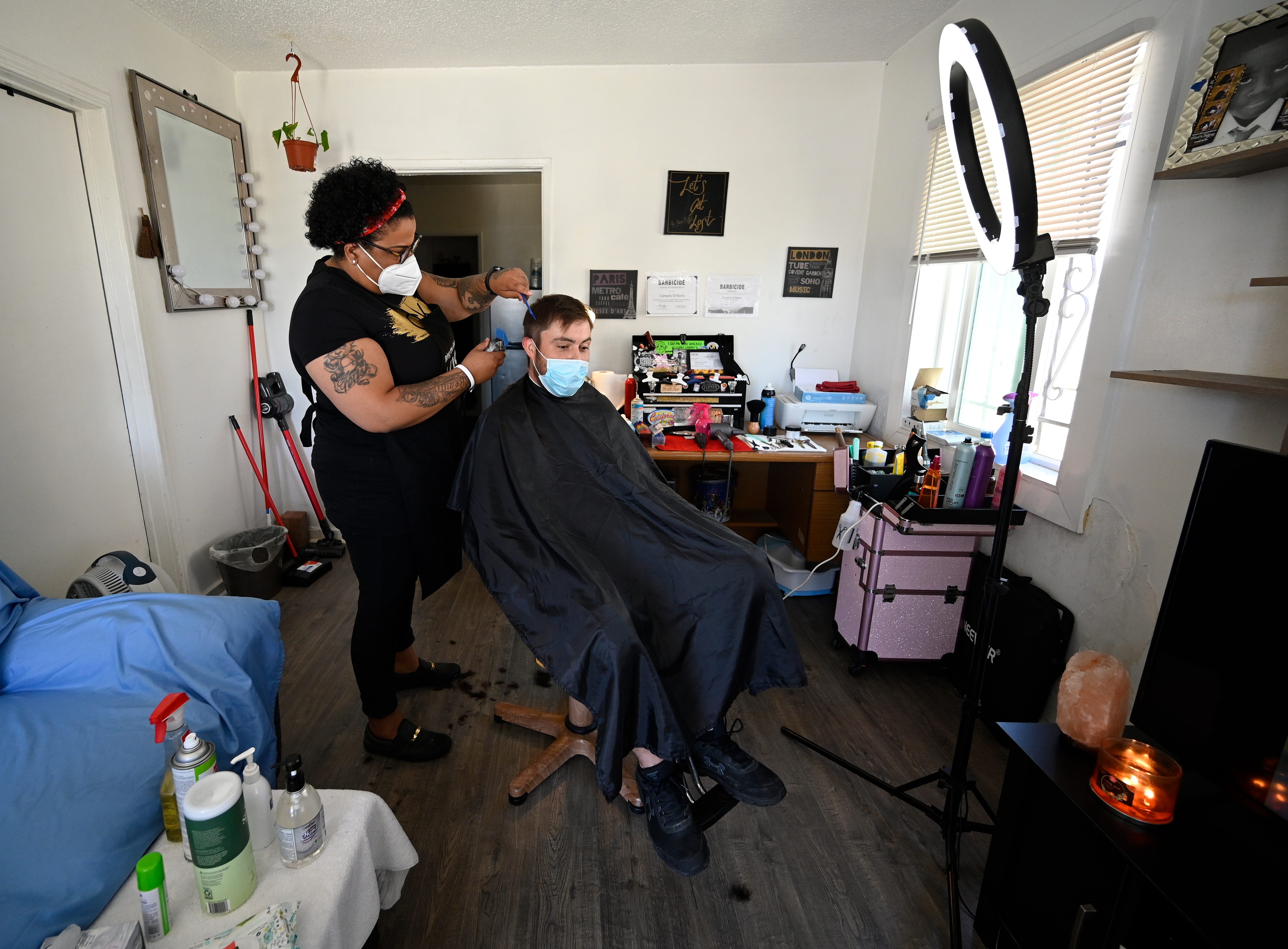 Coronavirus Barbers And Hair Stylists Defy Stay At Home Orders