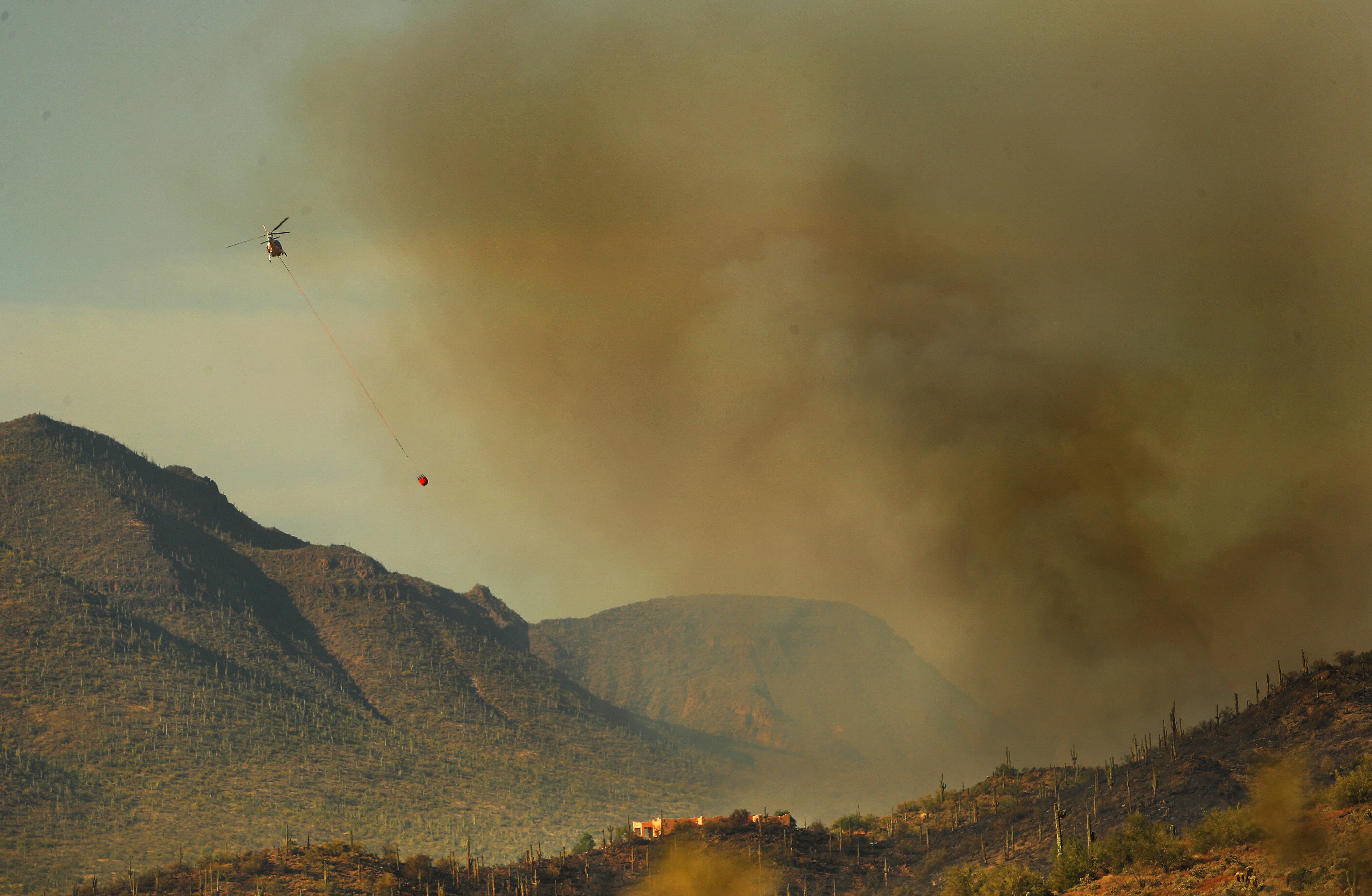 East Desert Fire near Cave Creek reaches 400 acres, 40% contained