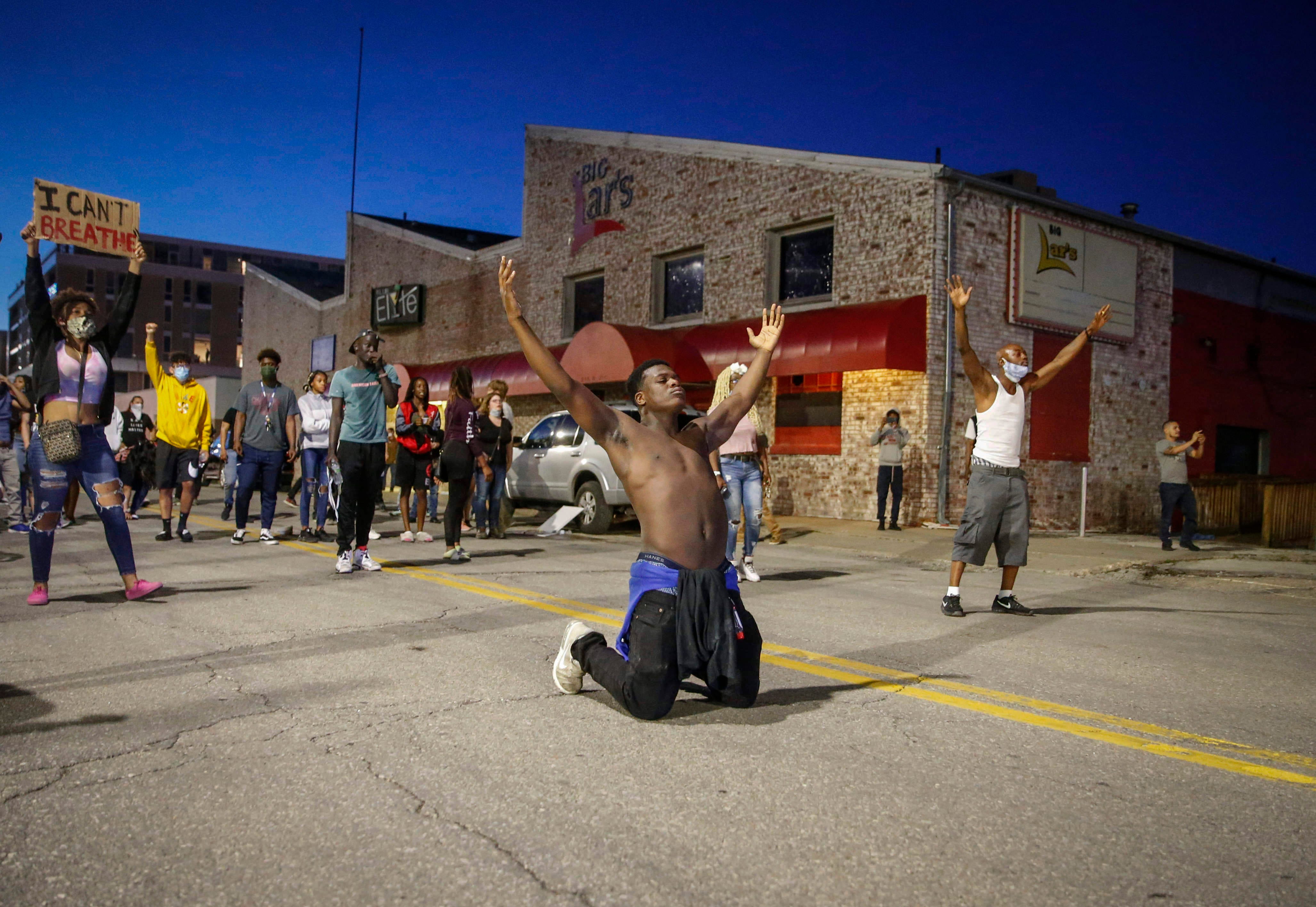 George Floyd Protests: 19 Striking Moments From The Week's Protests