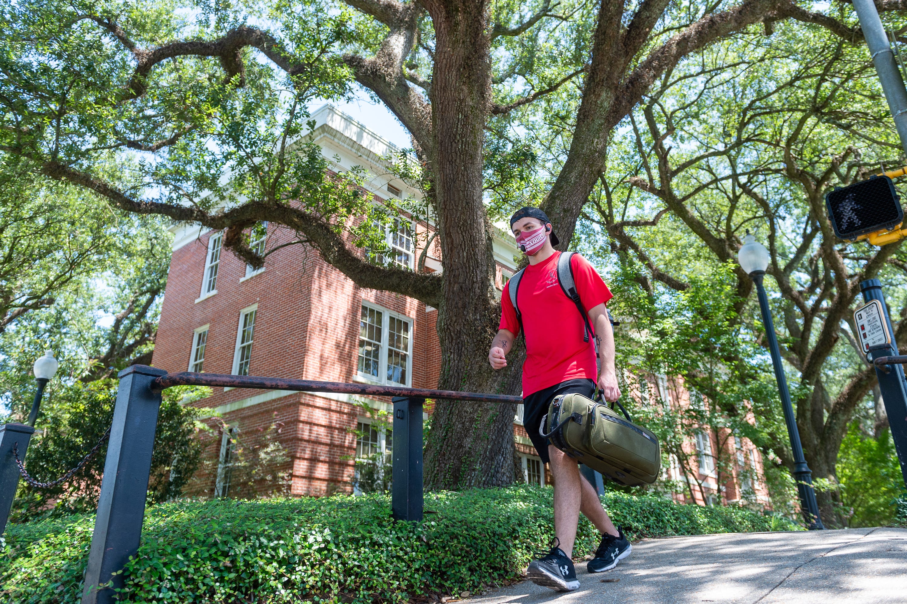 Ull Reports Covid Cases As Classes Start Students Adjust To Rules