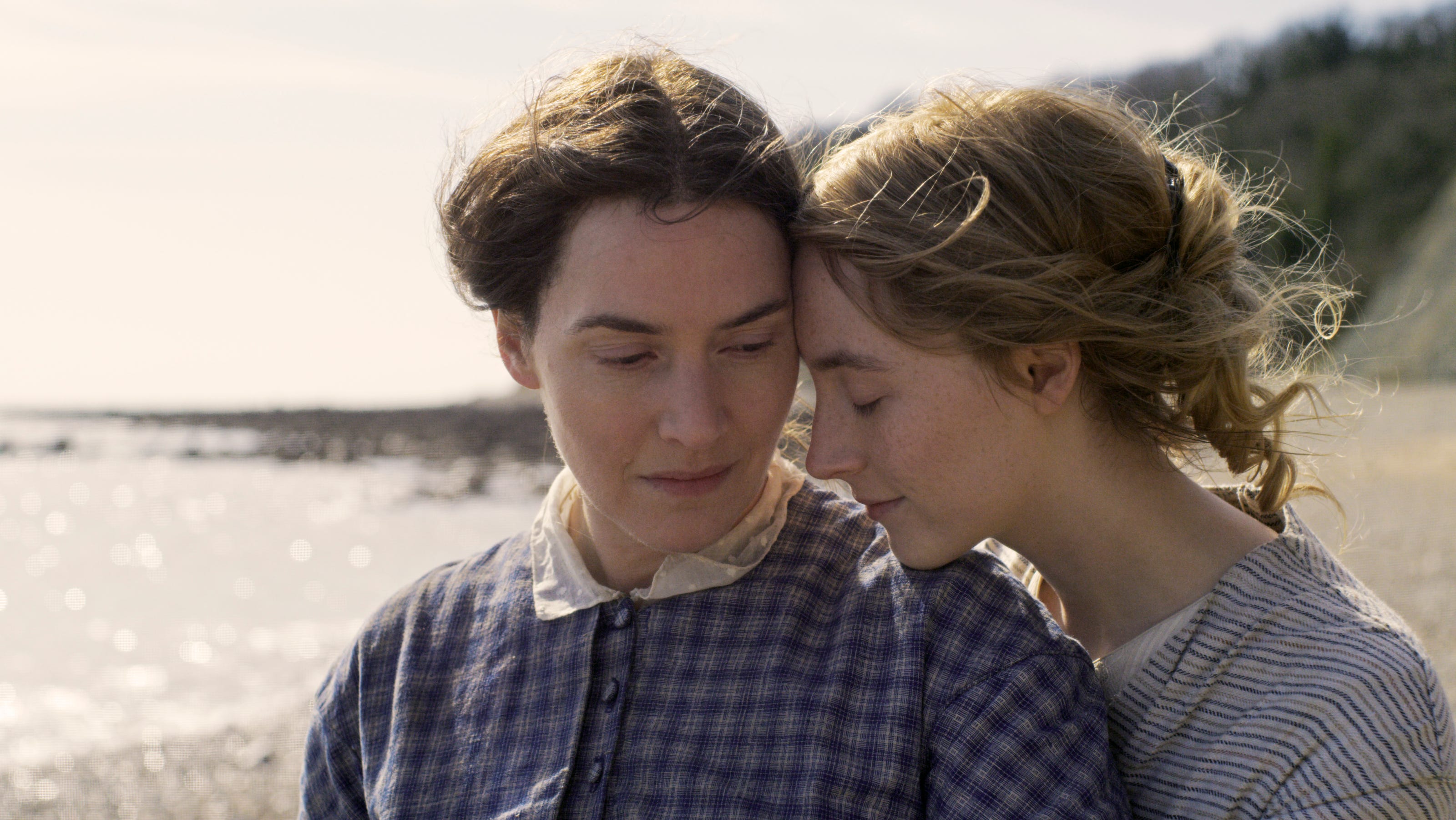 Ammonite Trailer Saoirse Ronan Kate Winslet Kiss Fall In Love