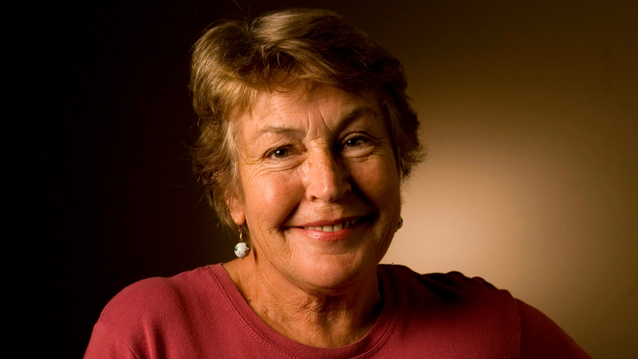 Helen Reddy dies: 'I Am Woman' singer and beloved feminist icon was 78