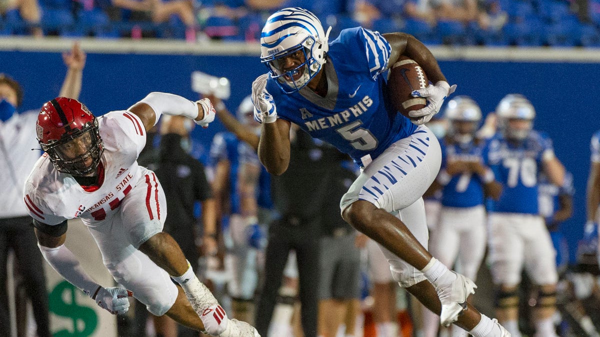 Sean Dykes (5) and Memphis defeated Antonio Fletcher (14) and Arkansas State in front of about 4,500 fans.