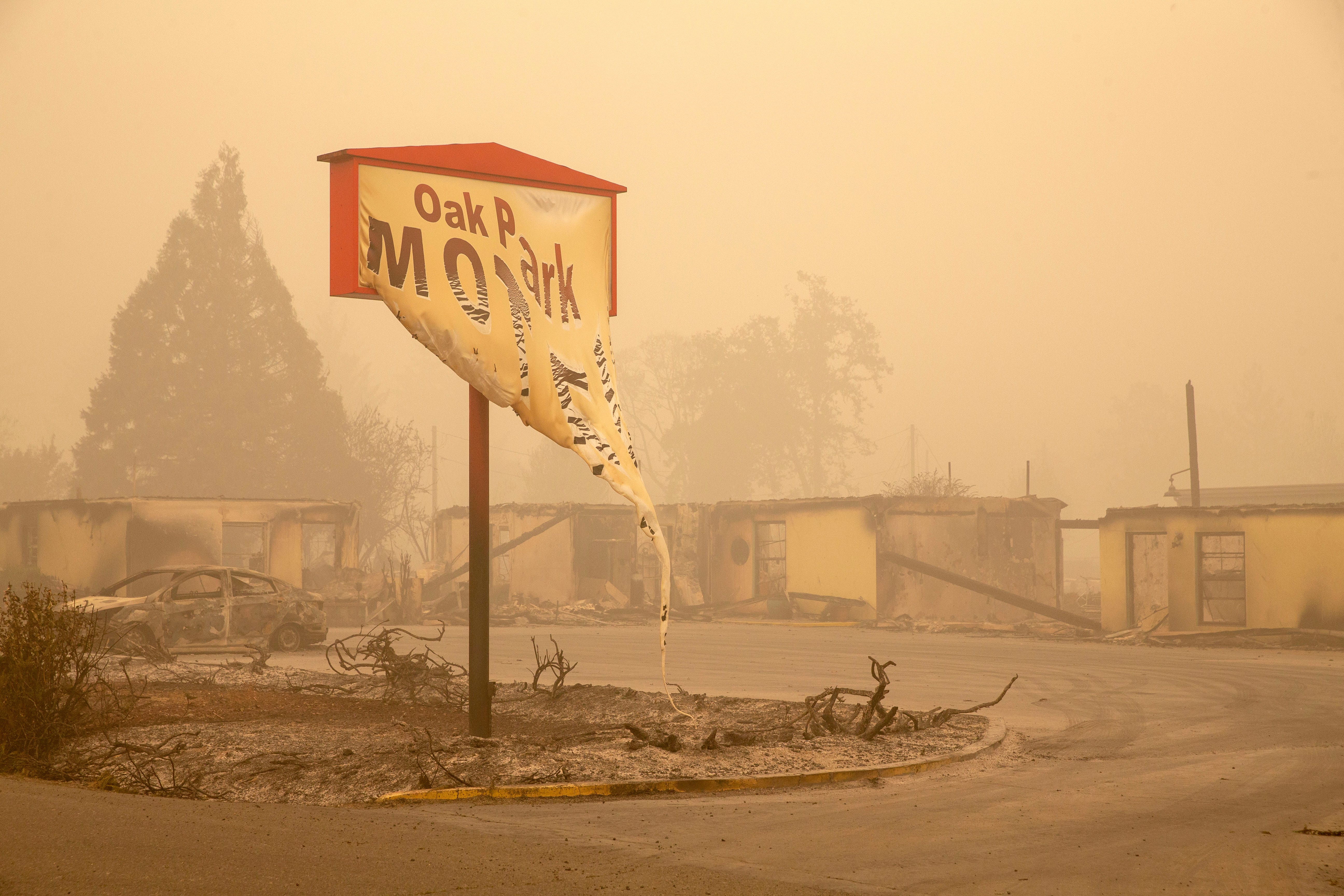 Oregon fires: Photos show wildfire's destruction, air quality, smoke