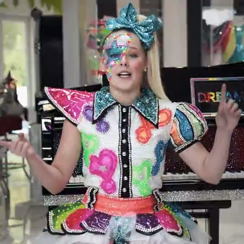 17-year-old Youtube star JoJo Siwa reveals what in