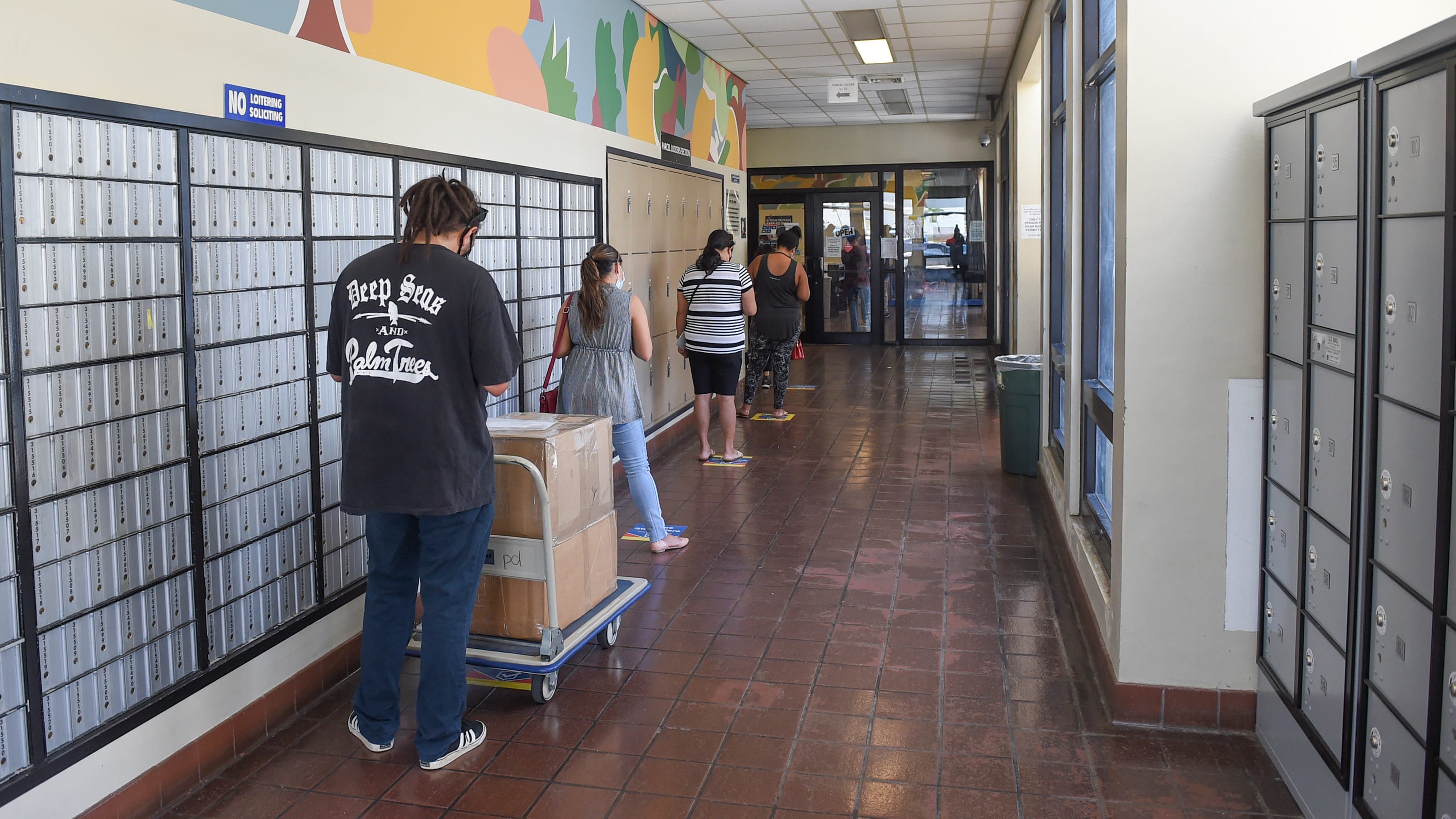 Expanded hours to pick up packages at post offices