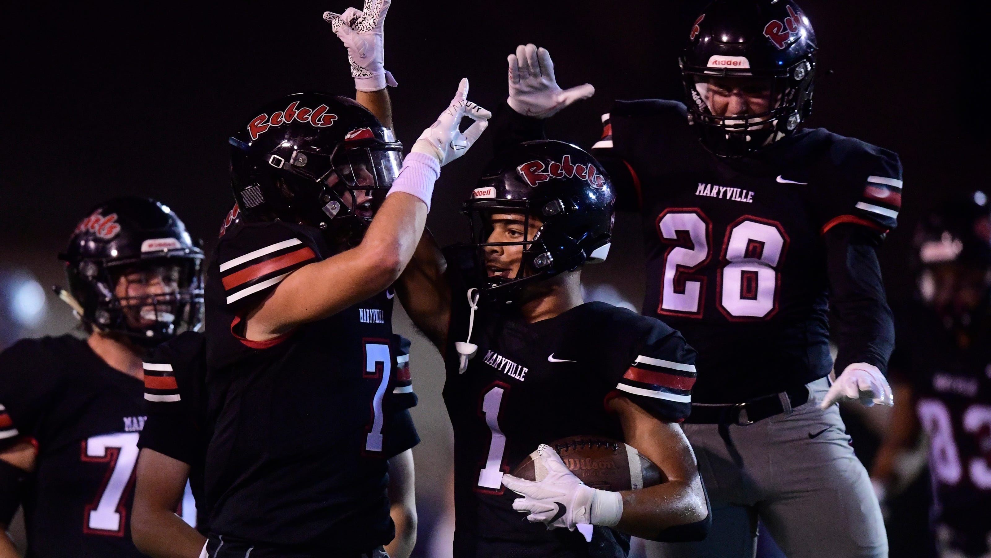High school football Maryville holds Farragut to a field goal in win