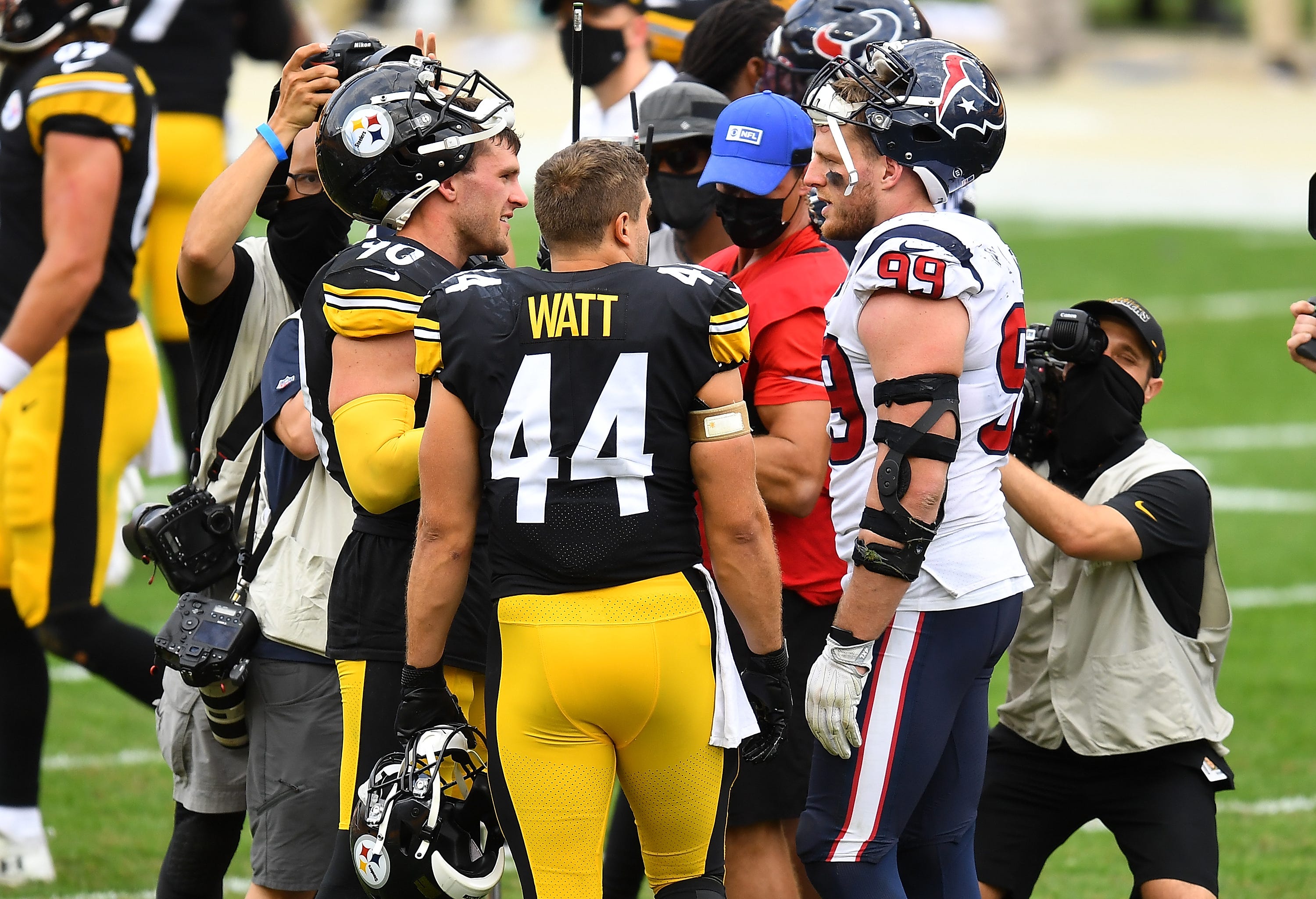 Will J J Watt Play For The Packers Or Steelers Next Twitter Reacts