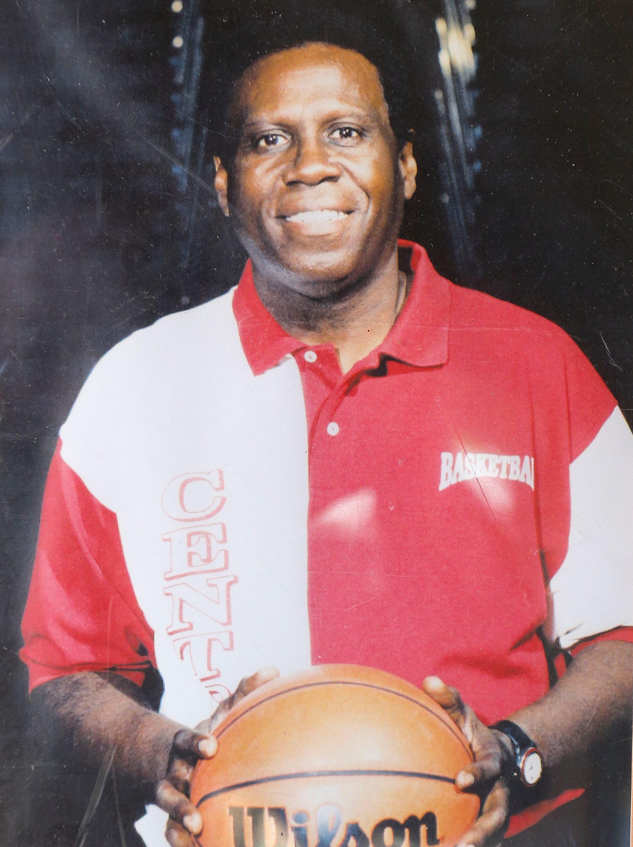 Roosevelt Sanders, legendary Central boys basketball coach, dies at 84