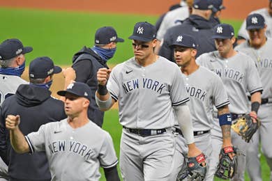 How Yankees' Gleyber Torres, armed with new mentor, needs to improve at 2nd  base 