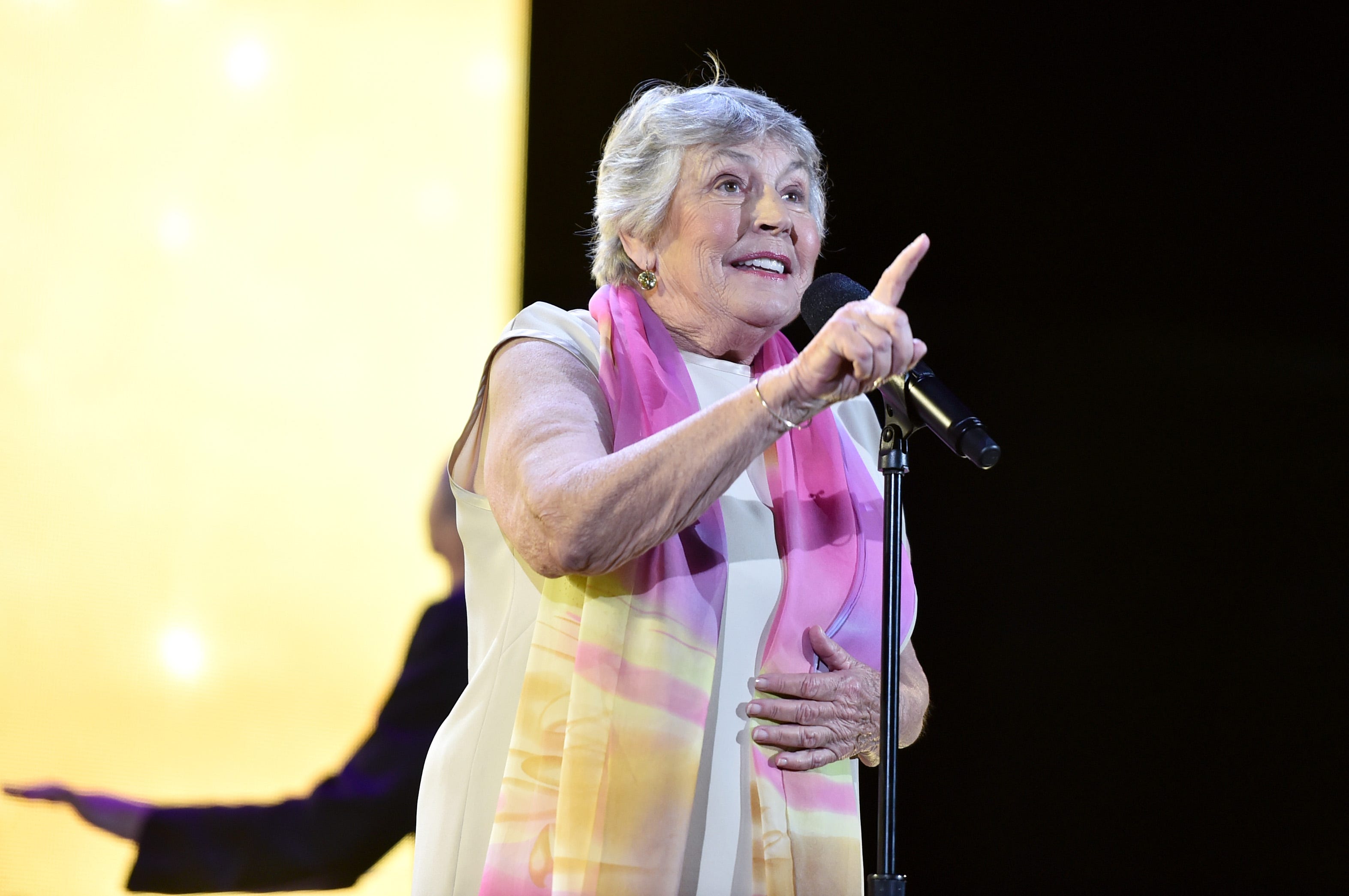 Helen Reddy dies: 'I Am Woman' singer and beloved feminist icon was 78