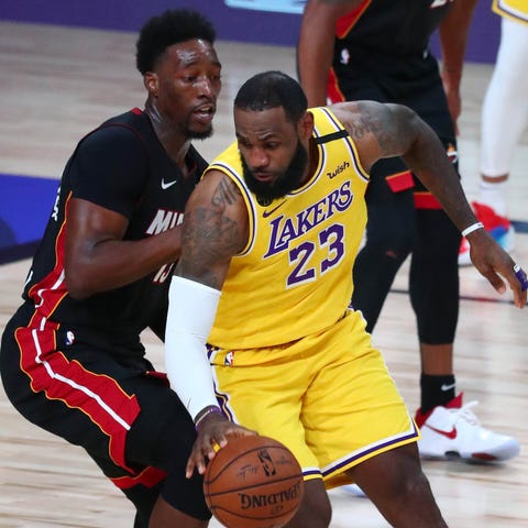 Los Angeles Lakers forward LeBron James (23) and M