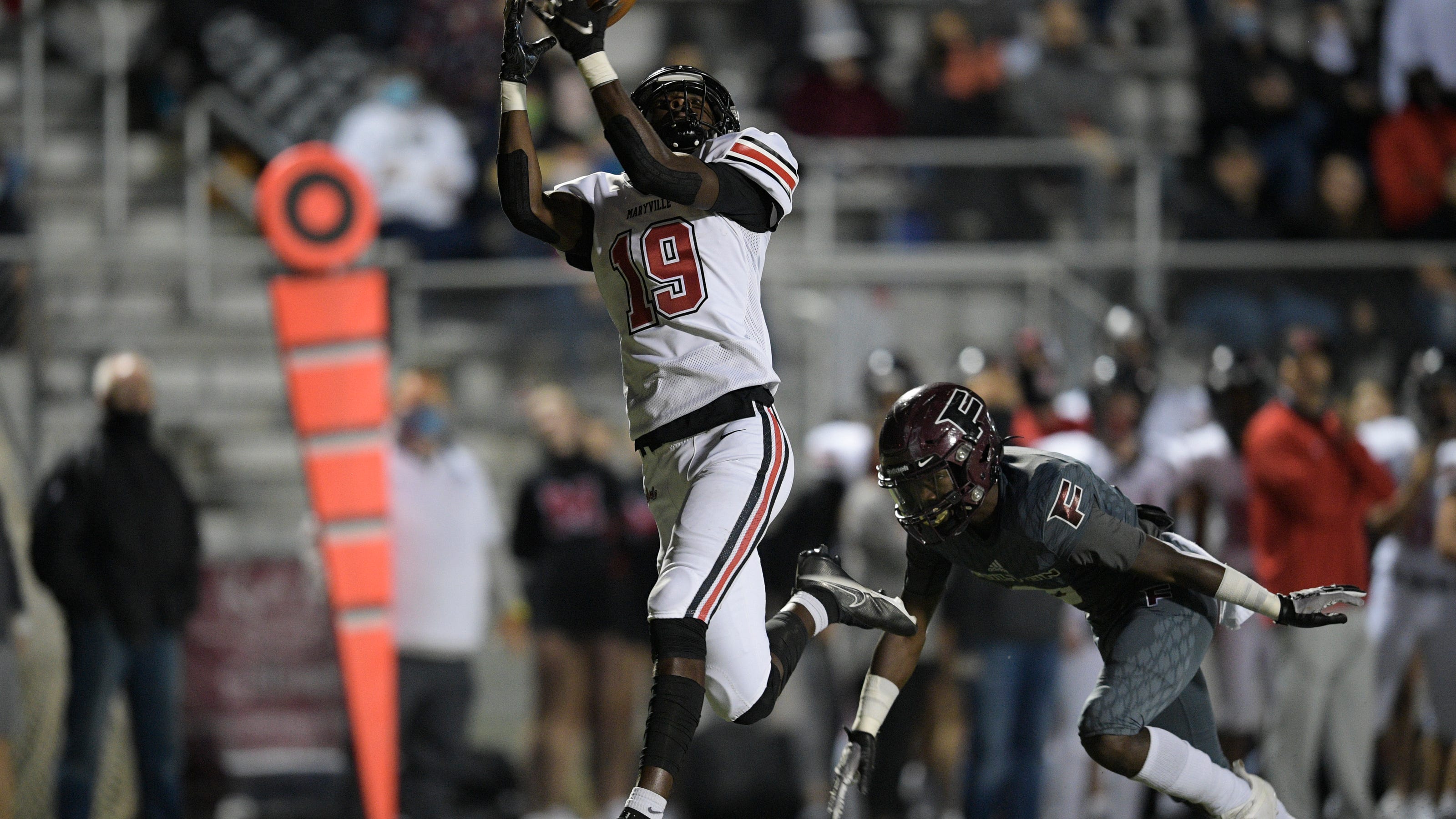 Maryville football showcases passing game in victory against Fulton