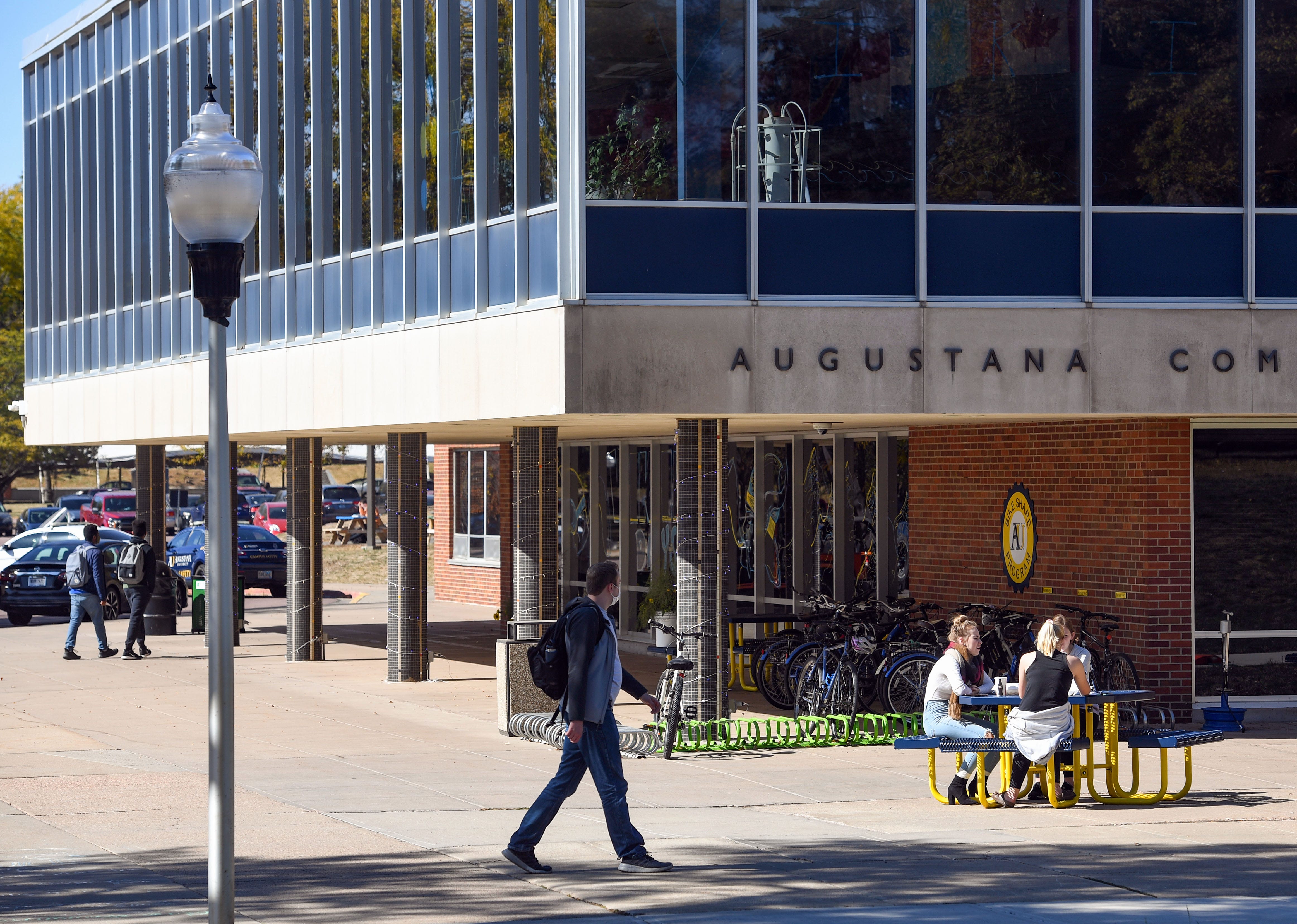 South Dakota Hall-of-famer Pledges $1 Million Gift To Augustana Student ...